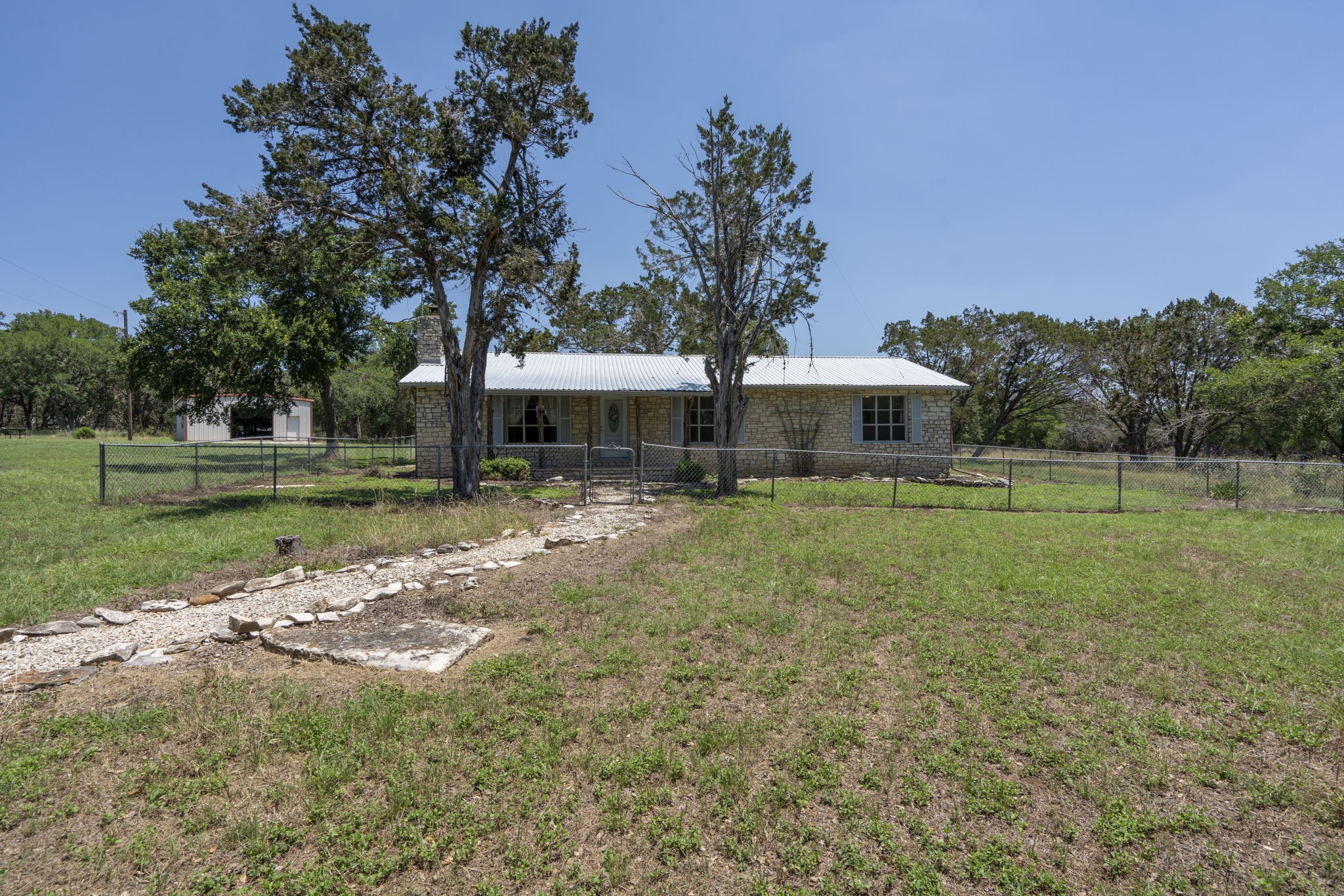 main property photo 25