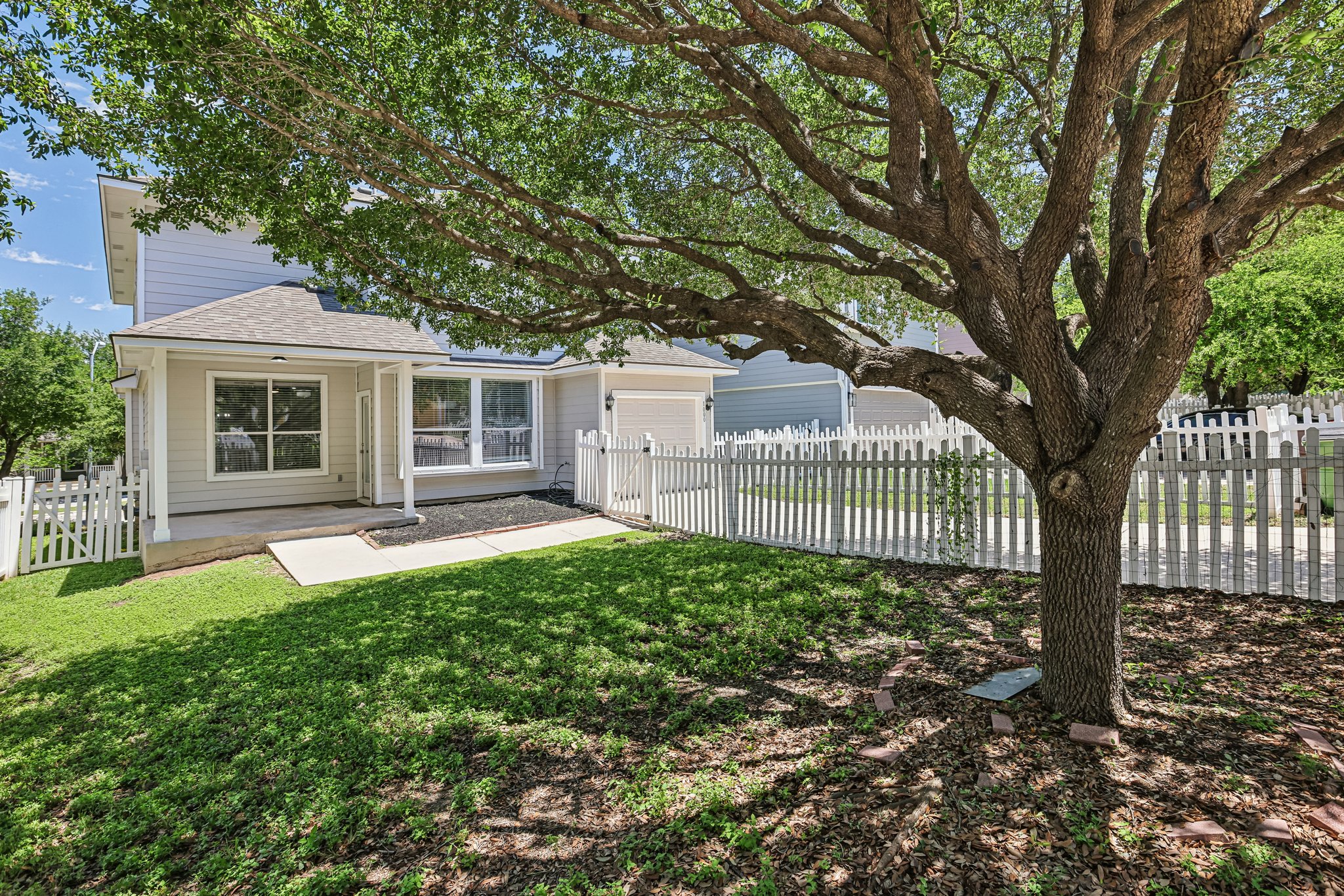 main property photo 24