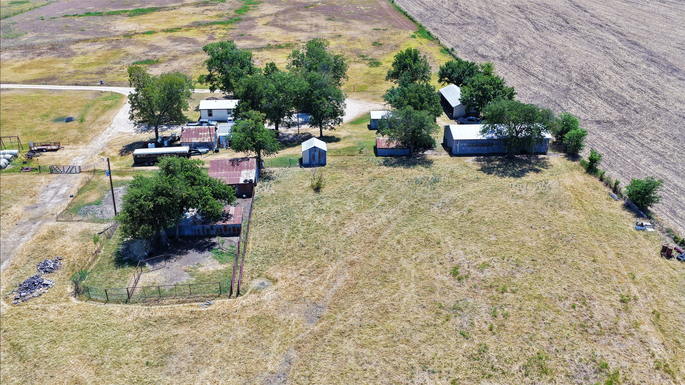 main property photo 8