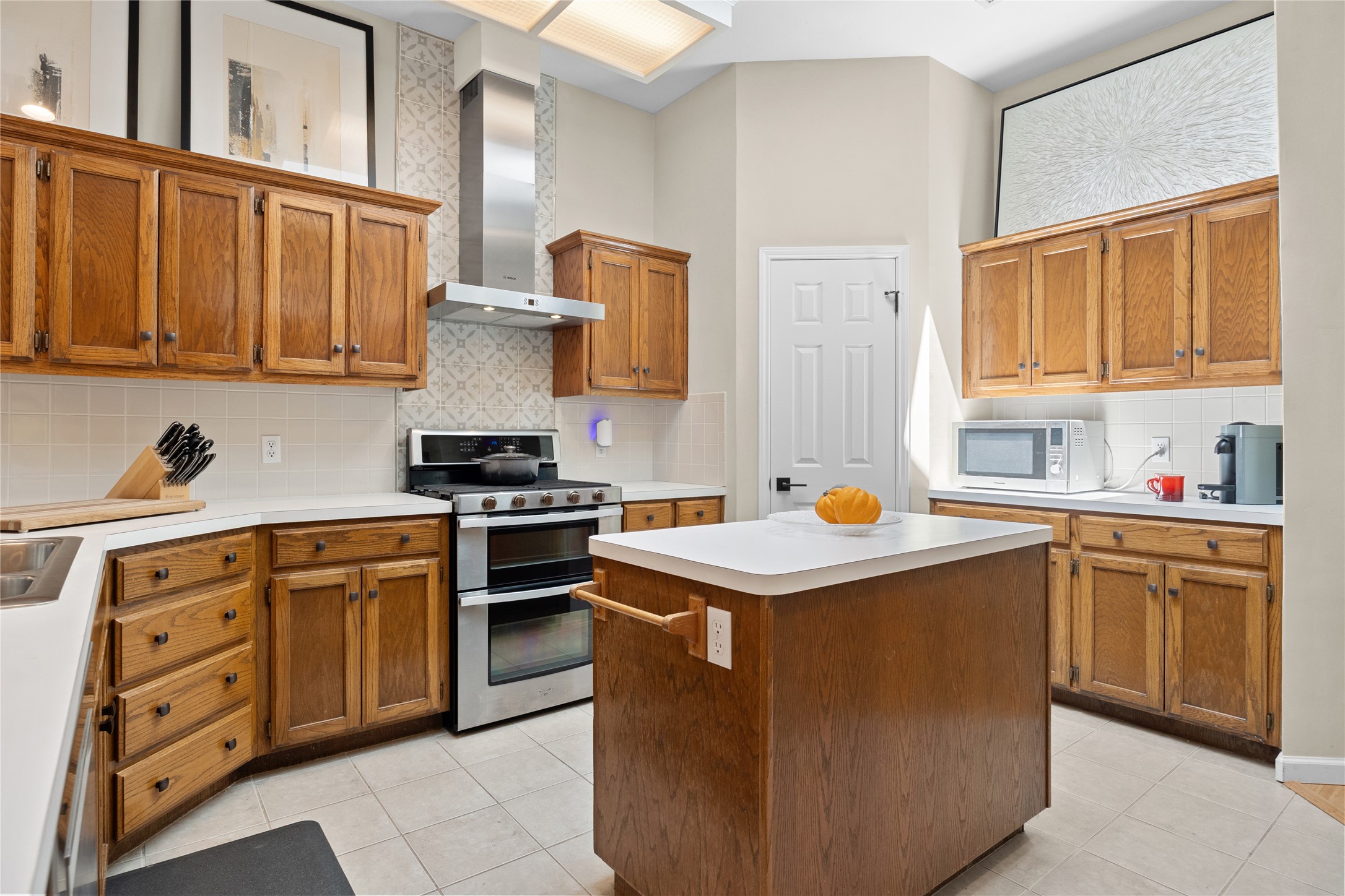 main property photo 5