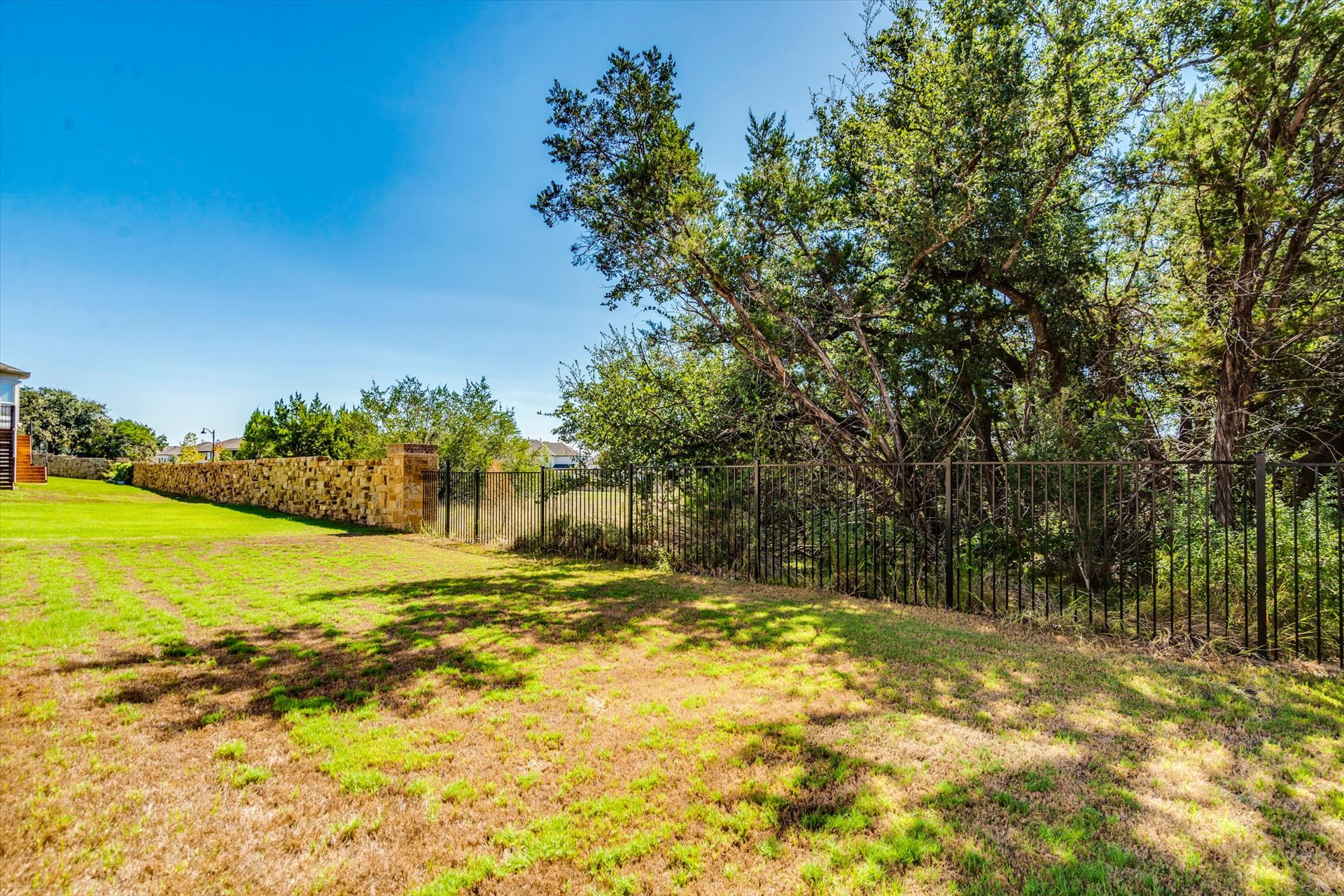 main property photo 31