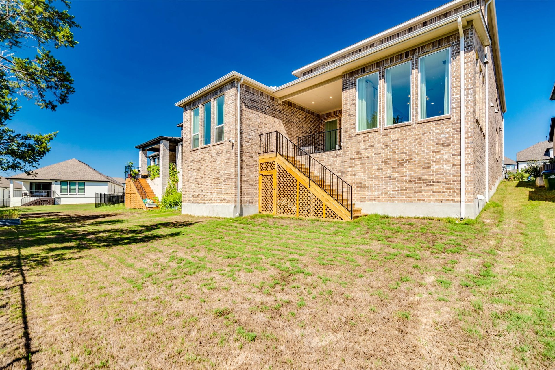 main property photo 33