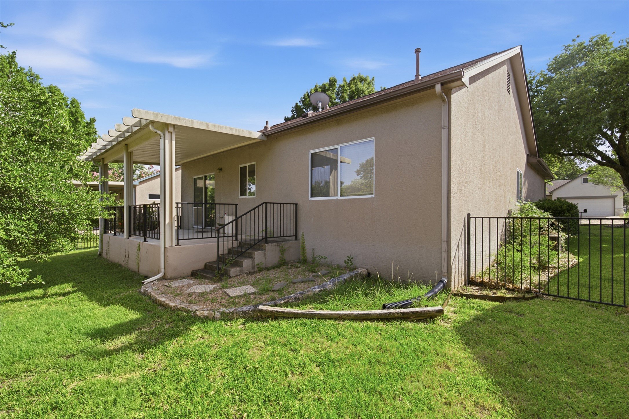 main property photo 25