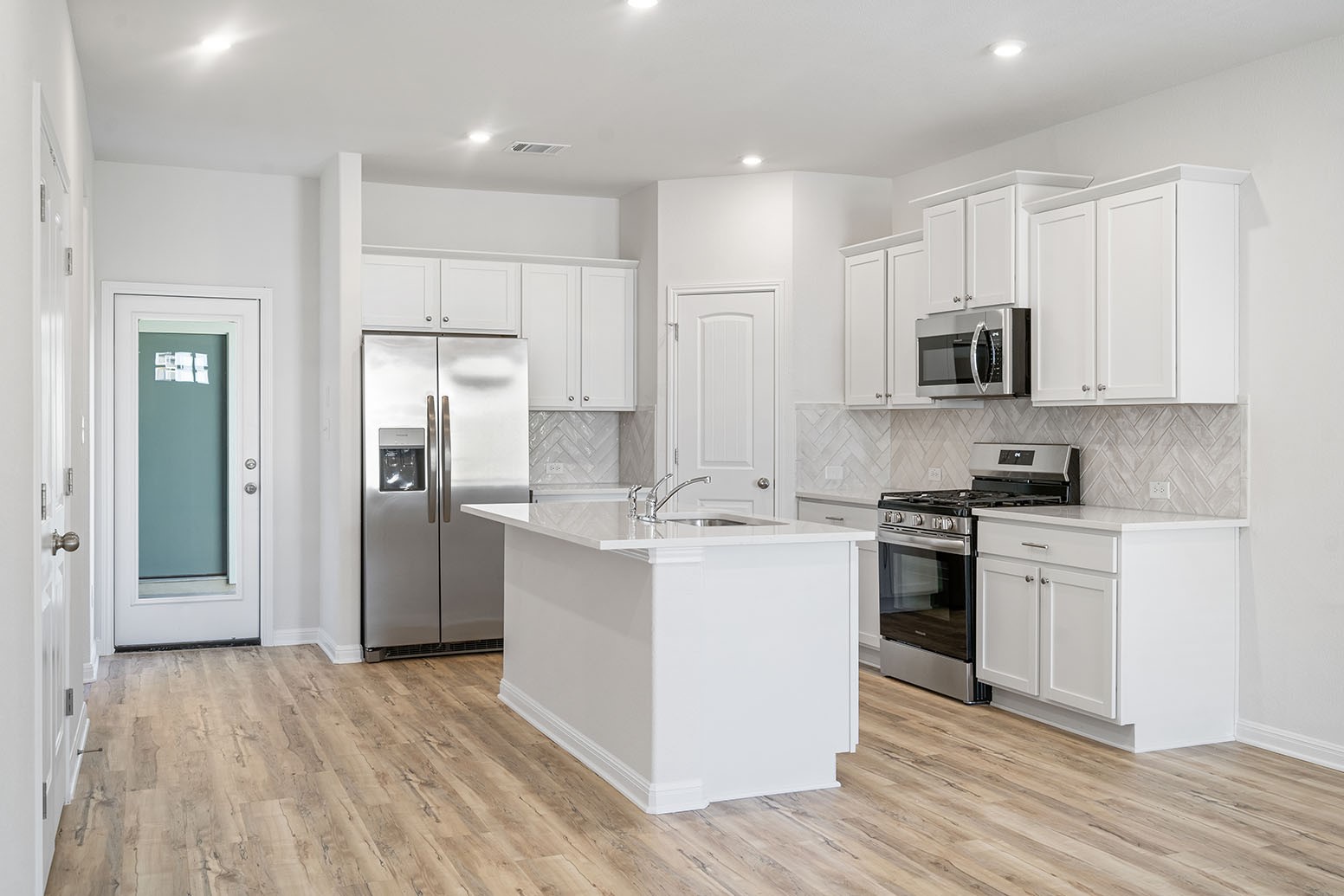 main property photo 15