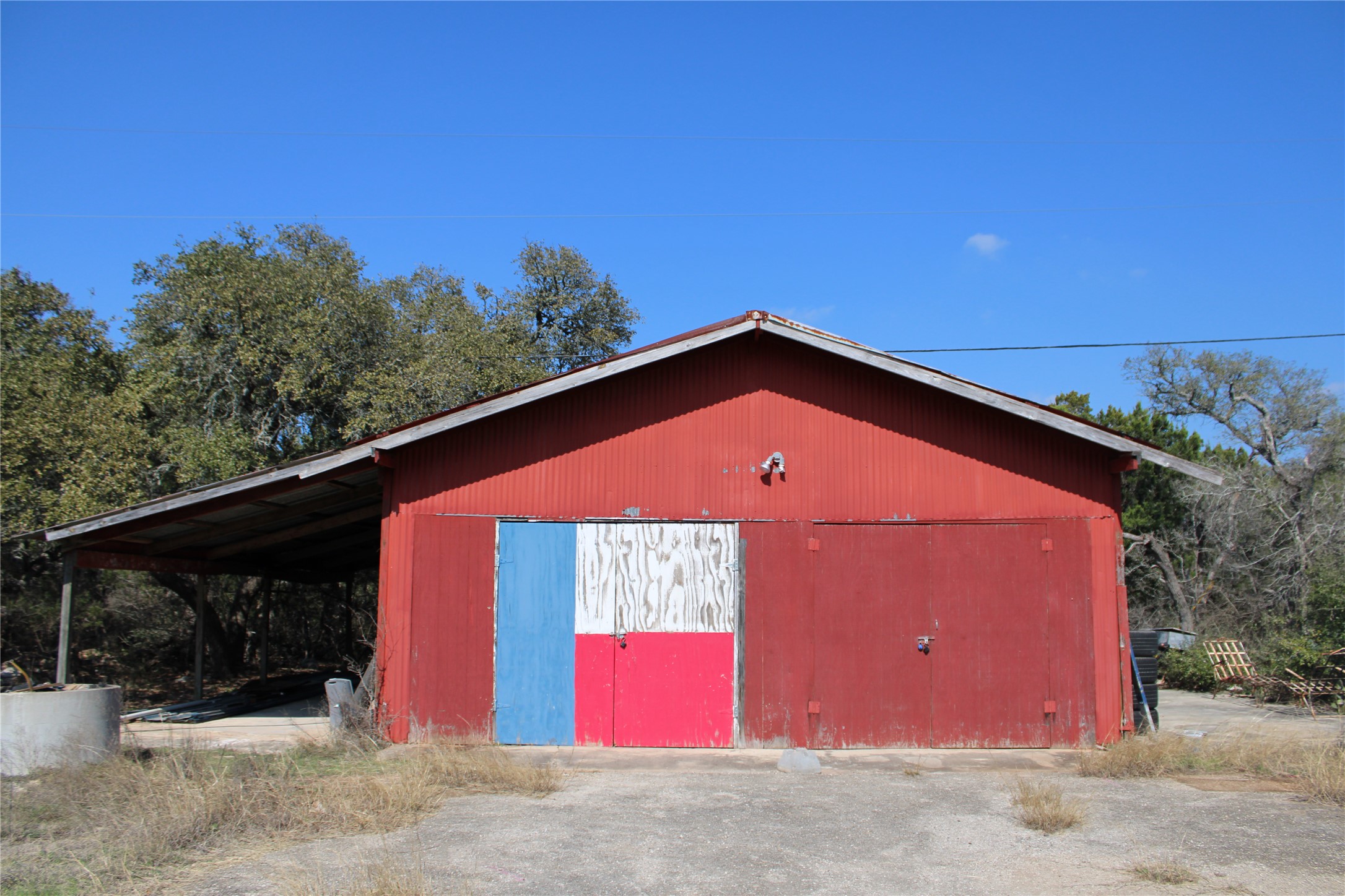 main property photo 4