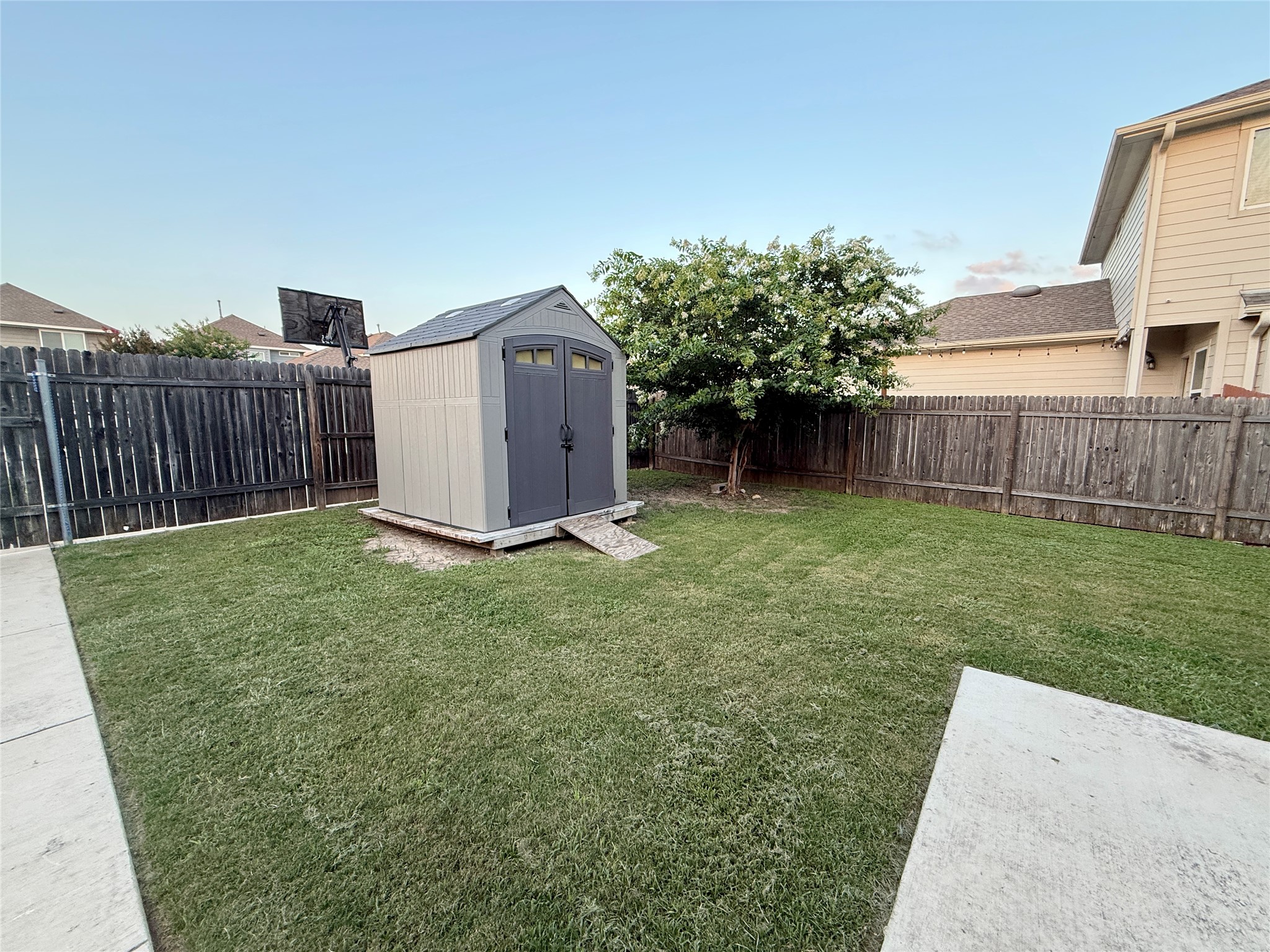 main property photo 23