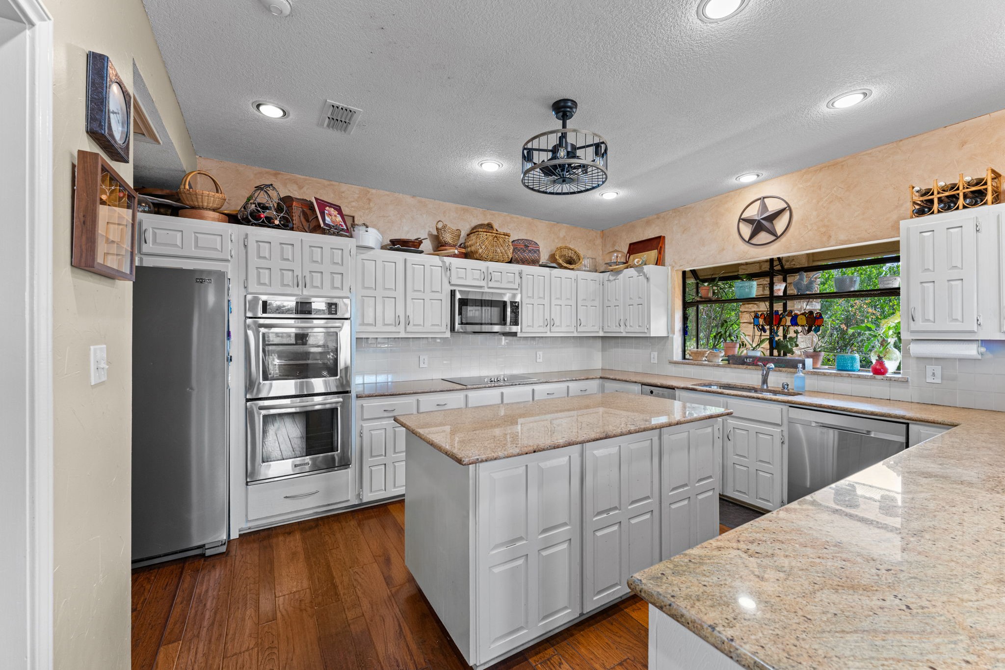 main property photo 12