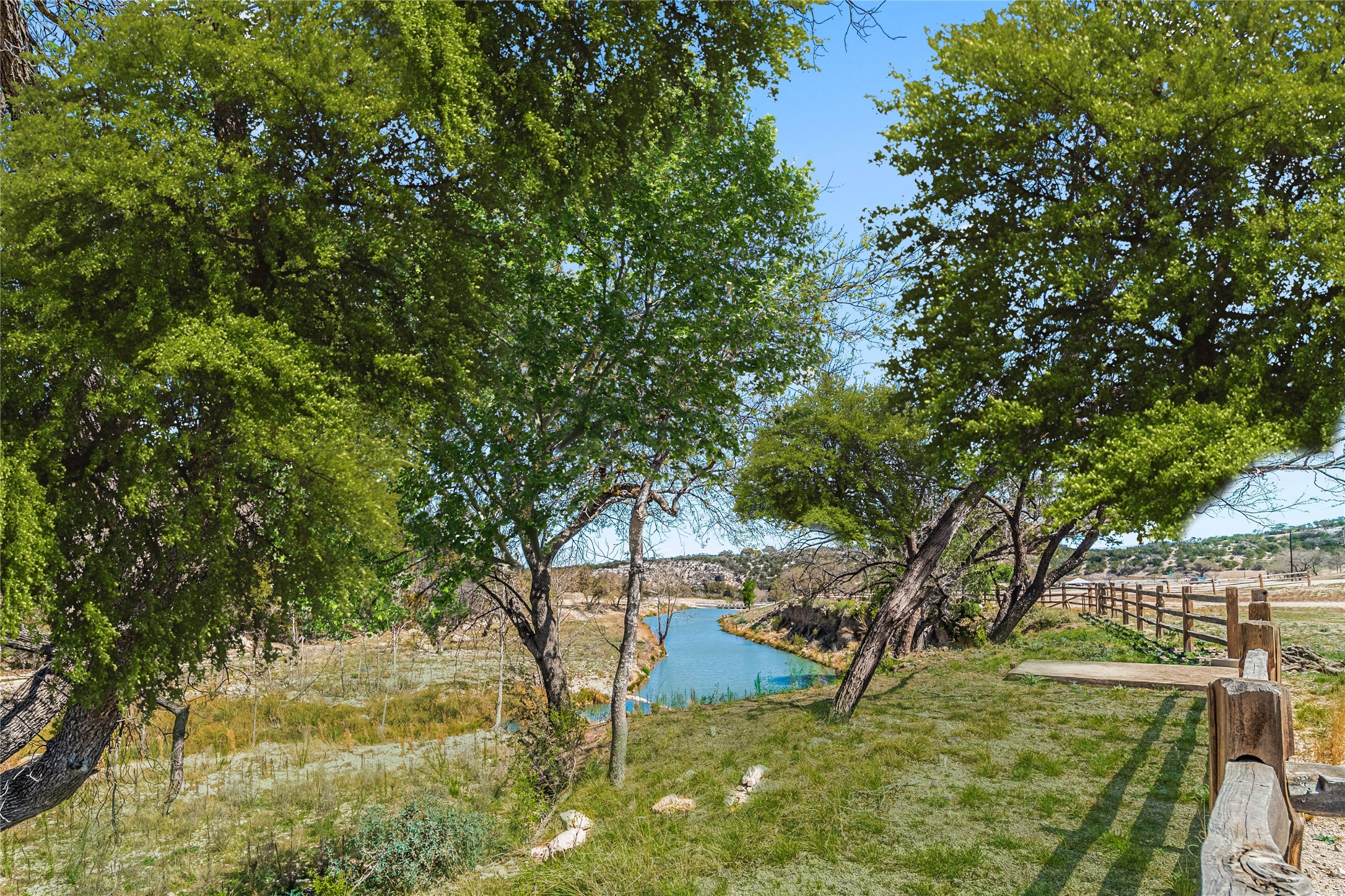 main property photo 32