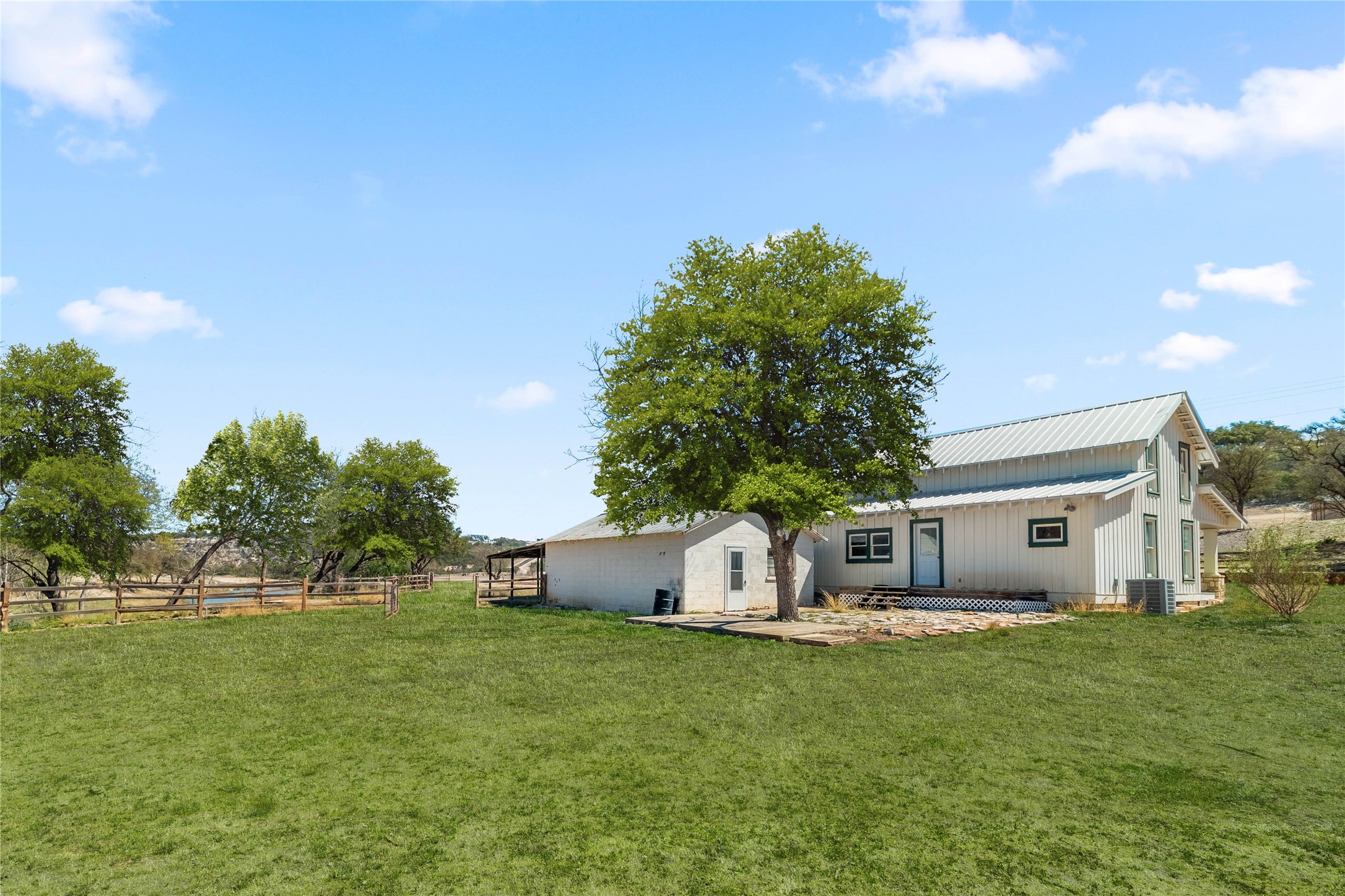 main property photo 33
