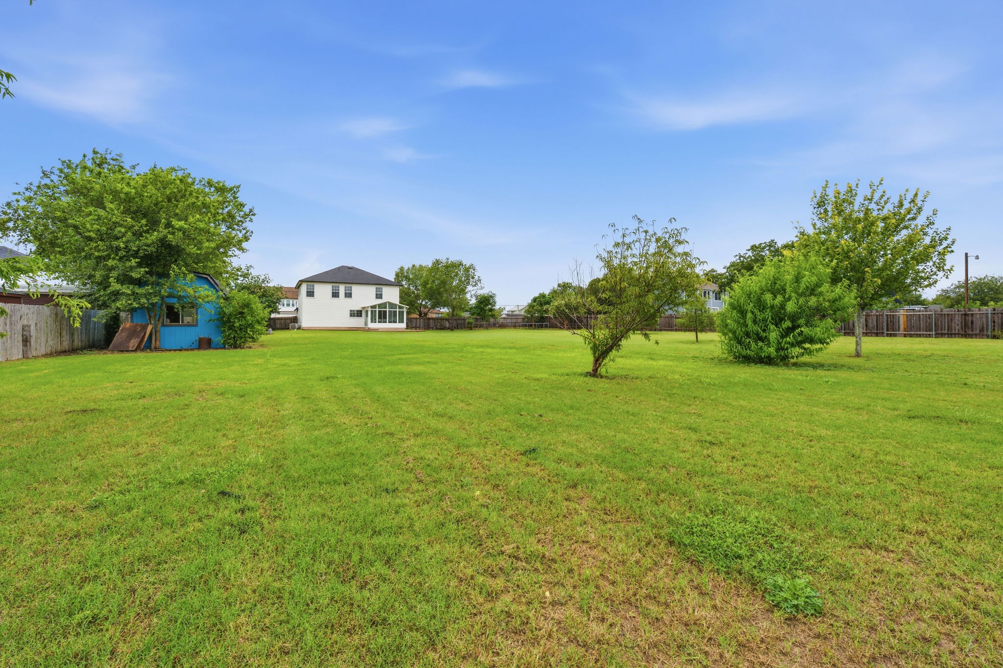 main property photo 28