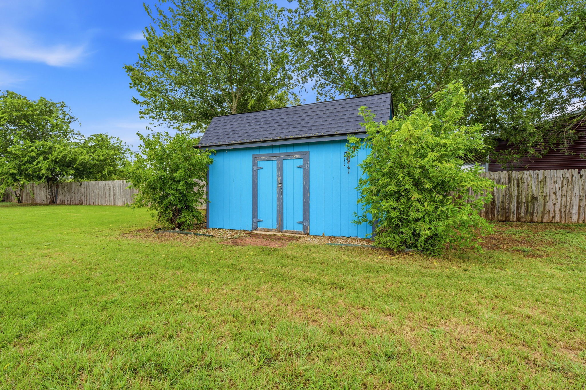 main property photo 31