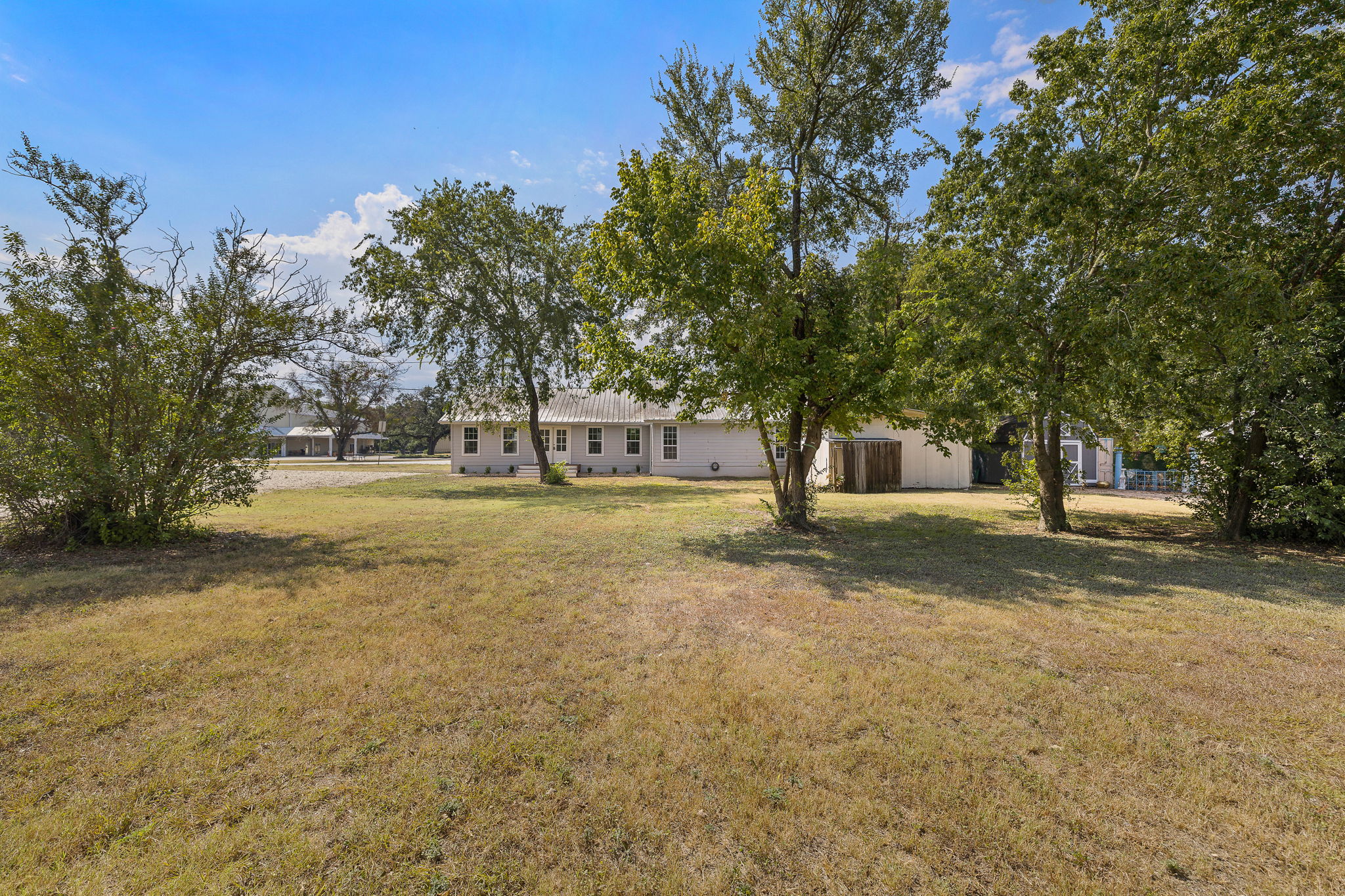 main property photo 10