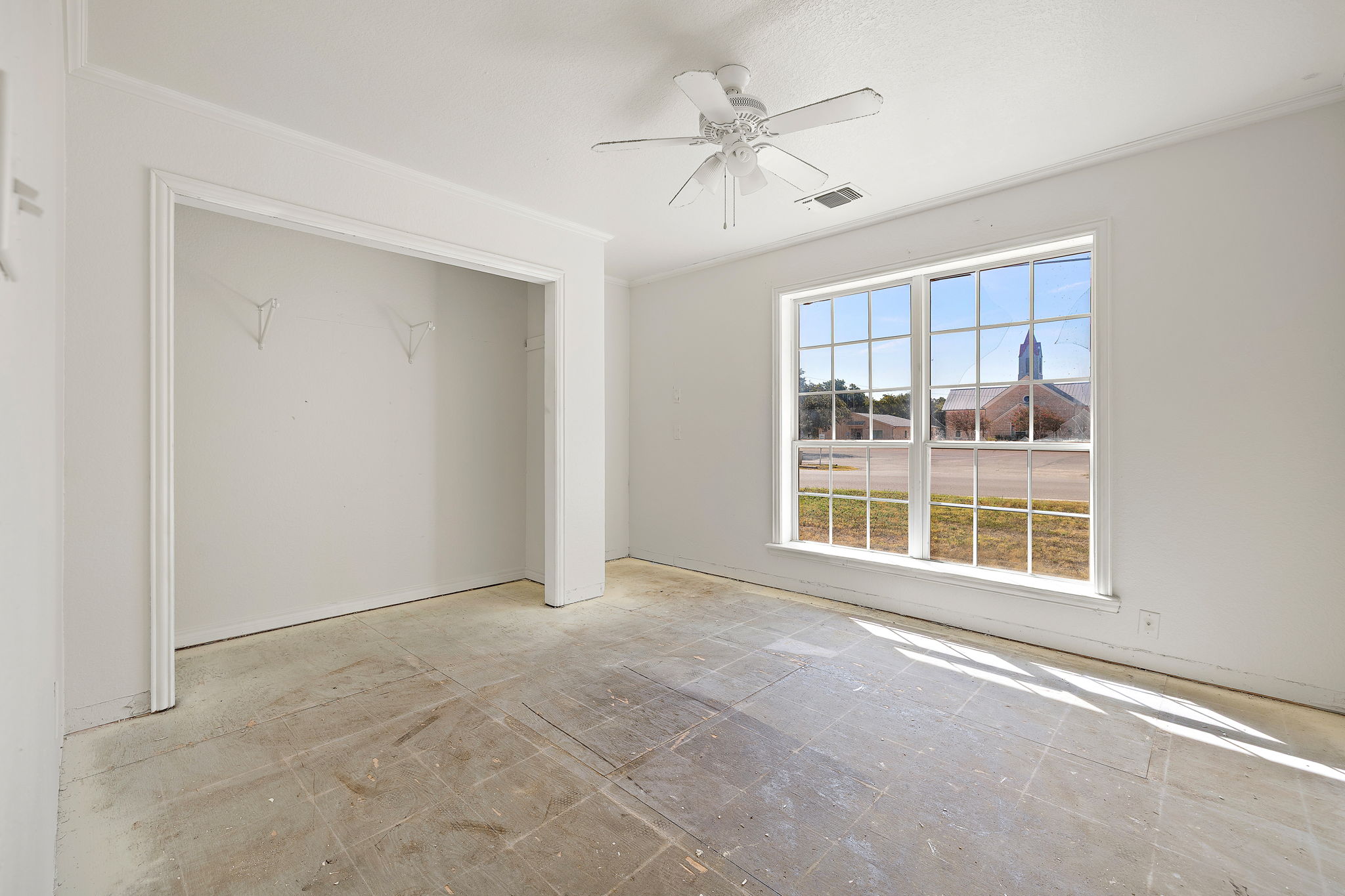 main property photo 37