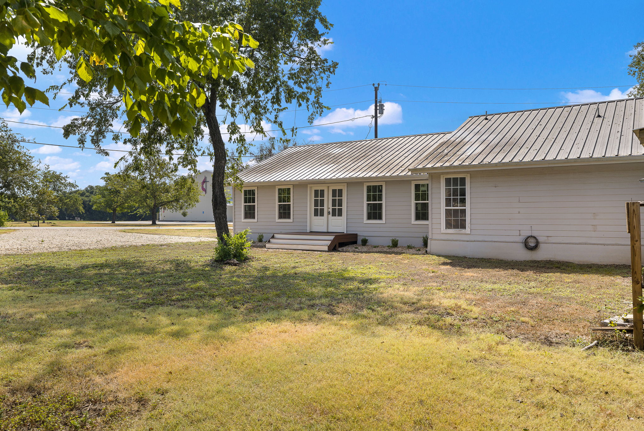 main property photo 8