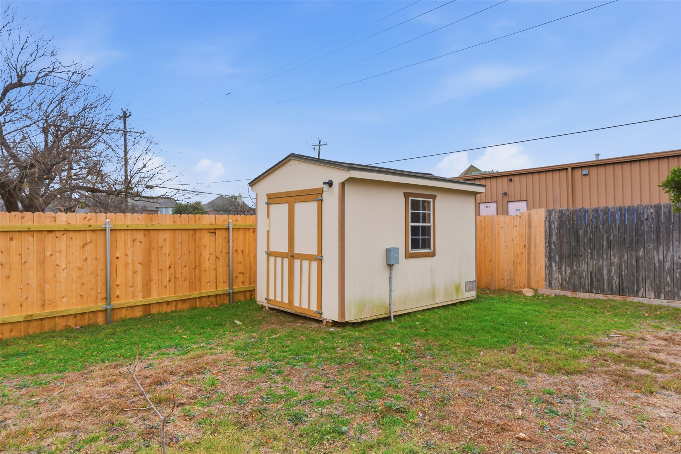 main property photo 22