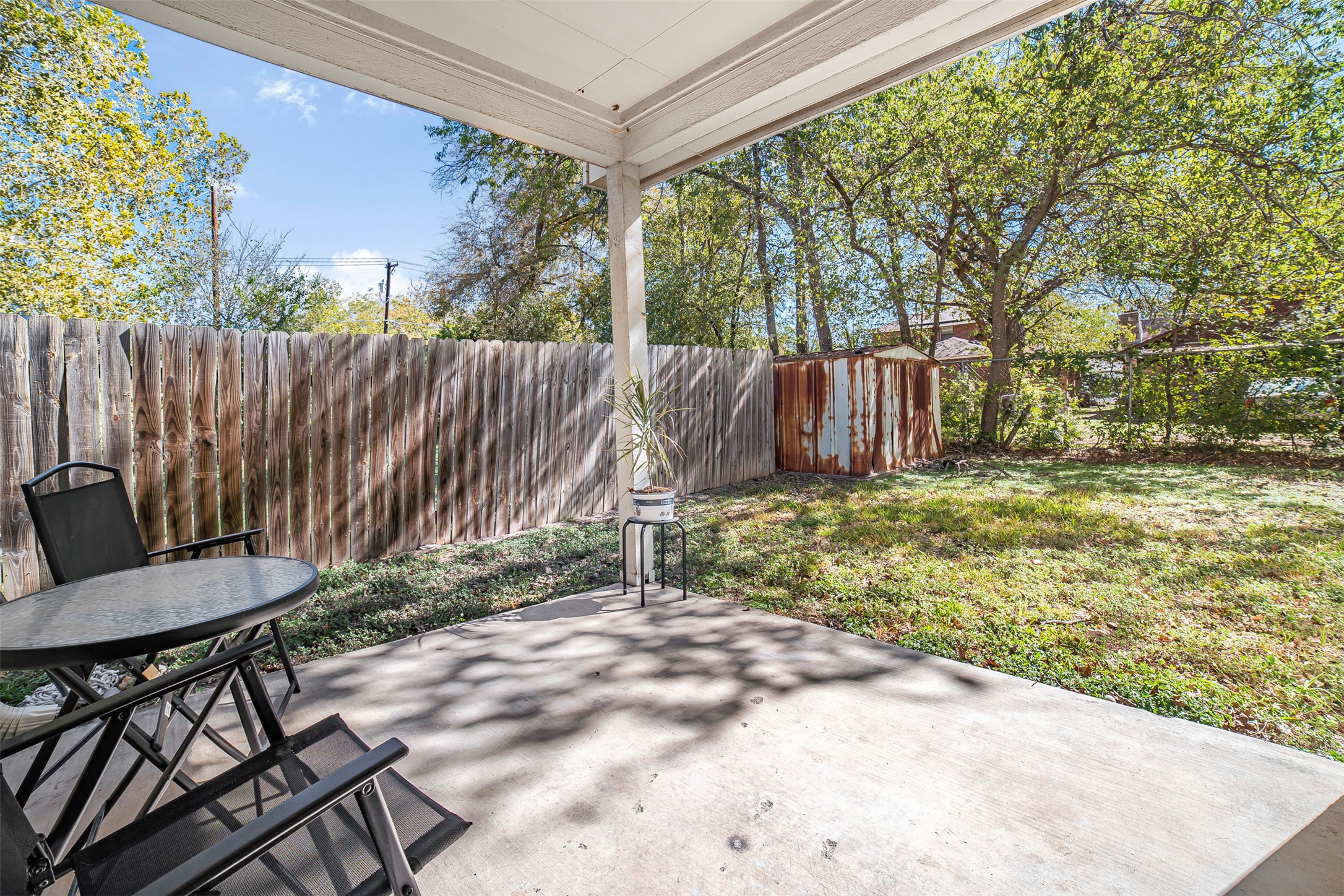 main property photo 32