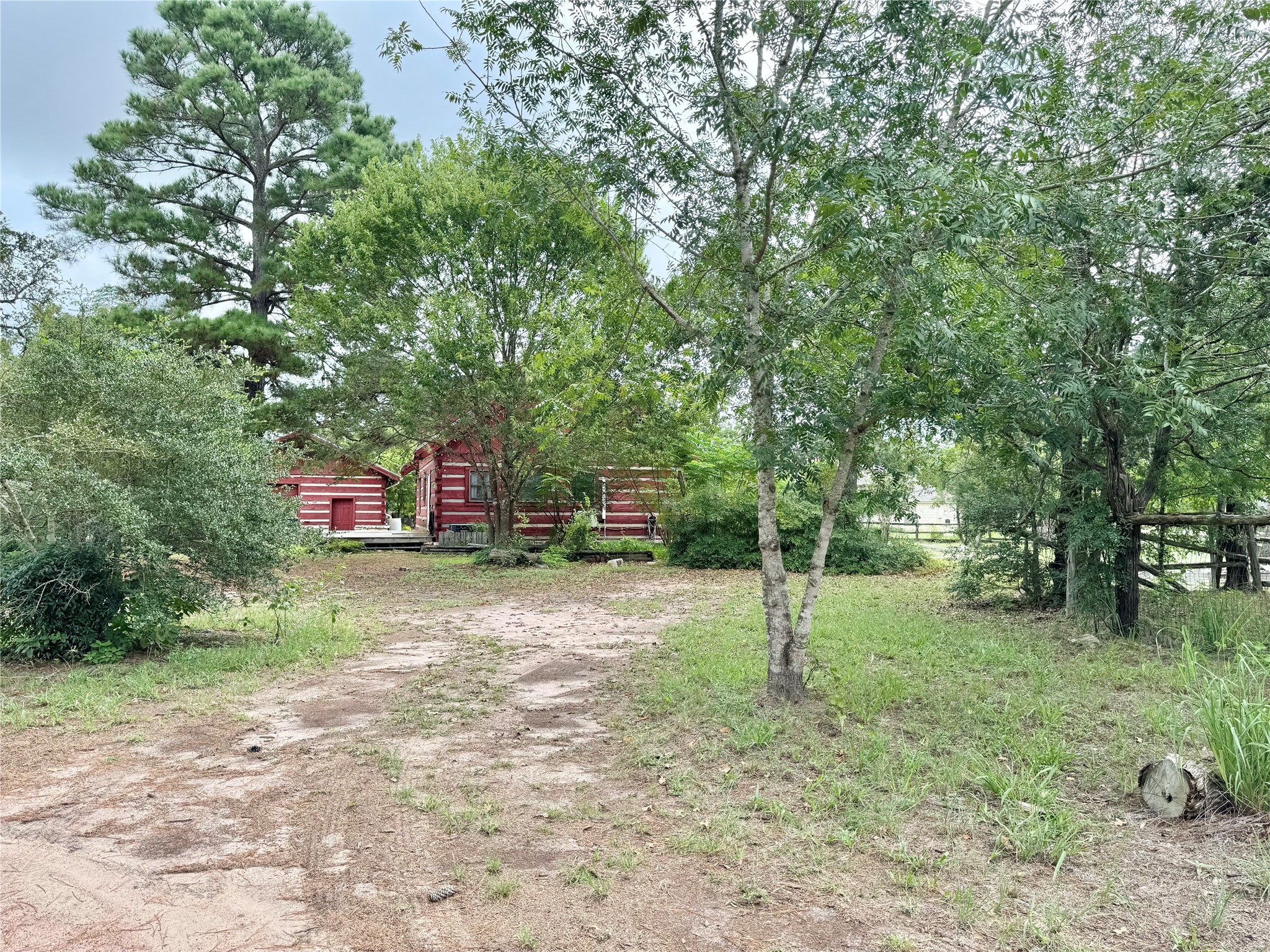 main property photo 28