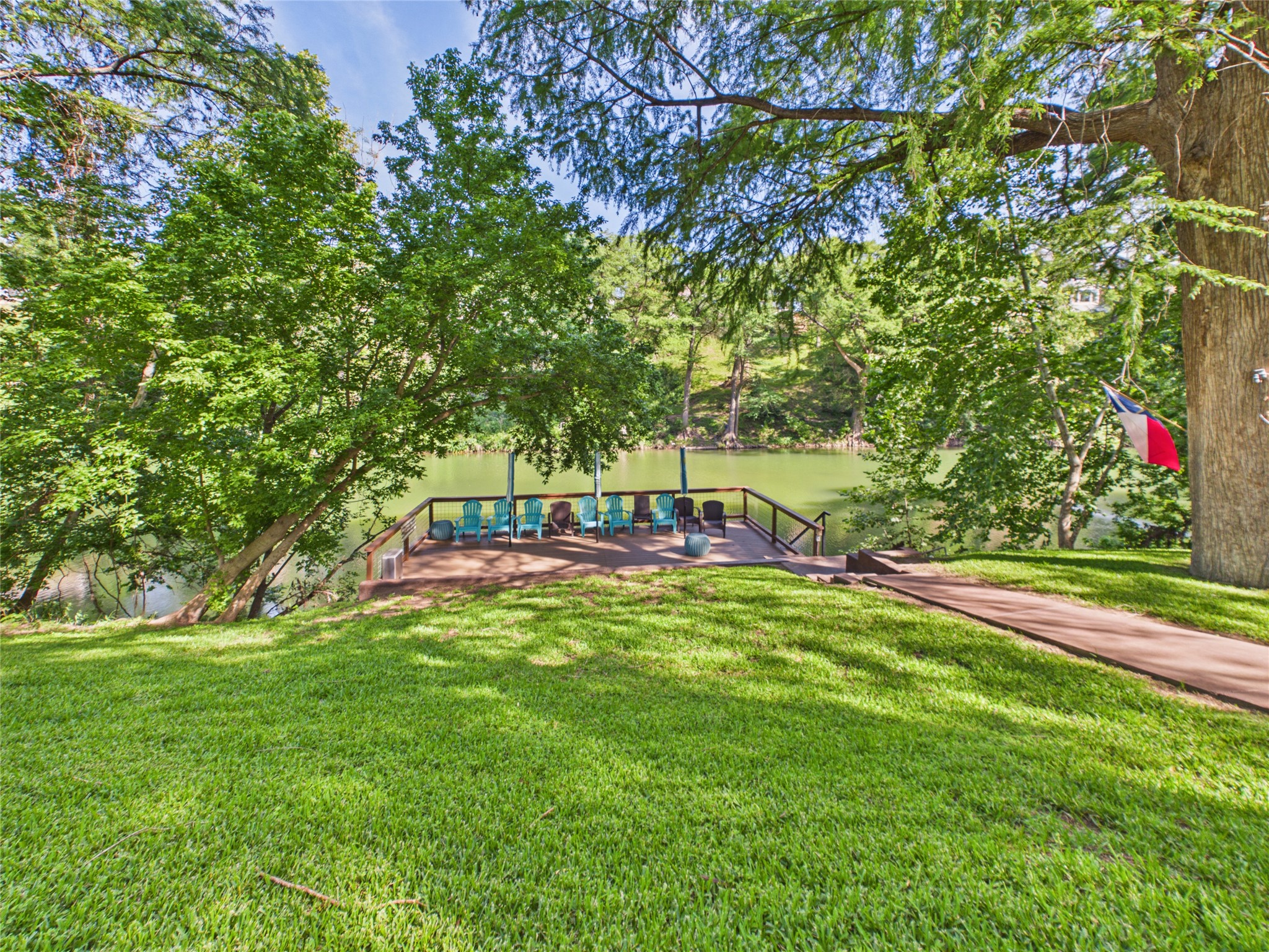 main property photo 13