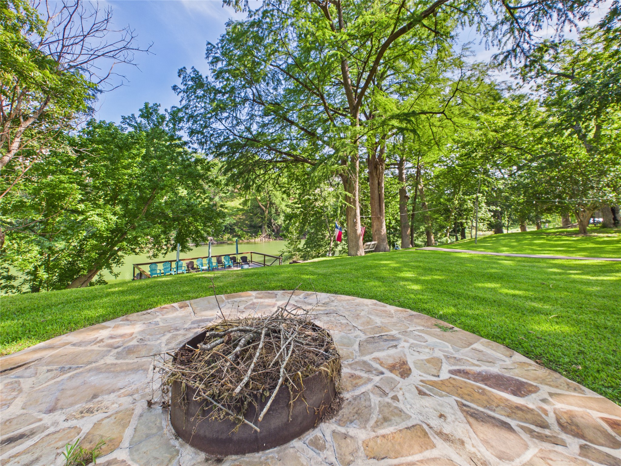 main property photo 22