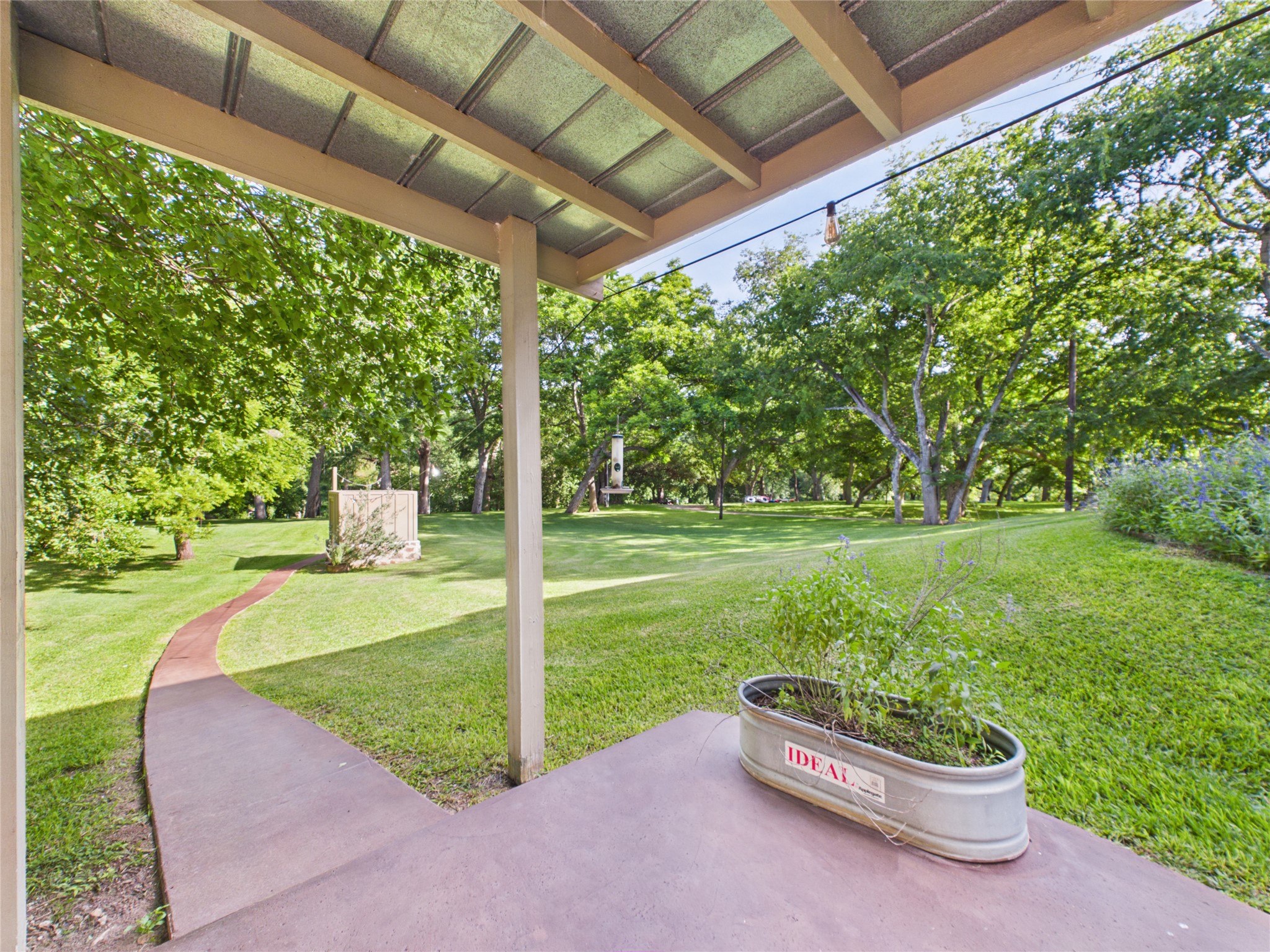 main property photo 23