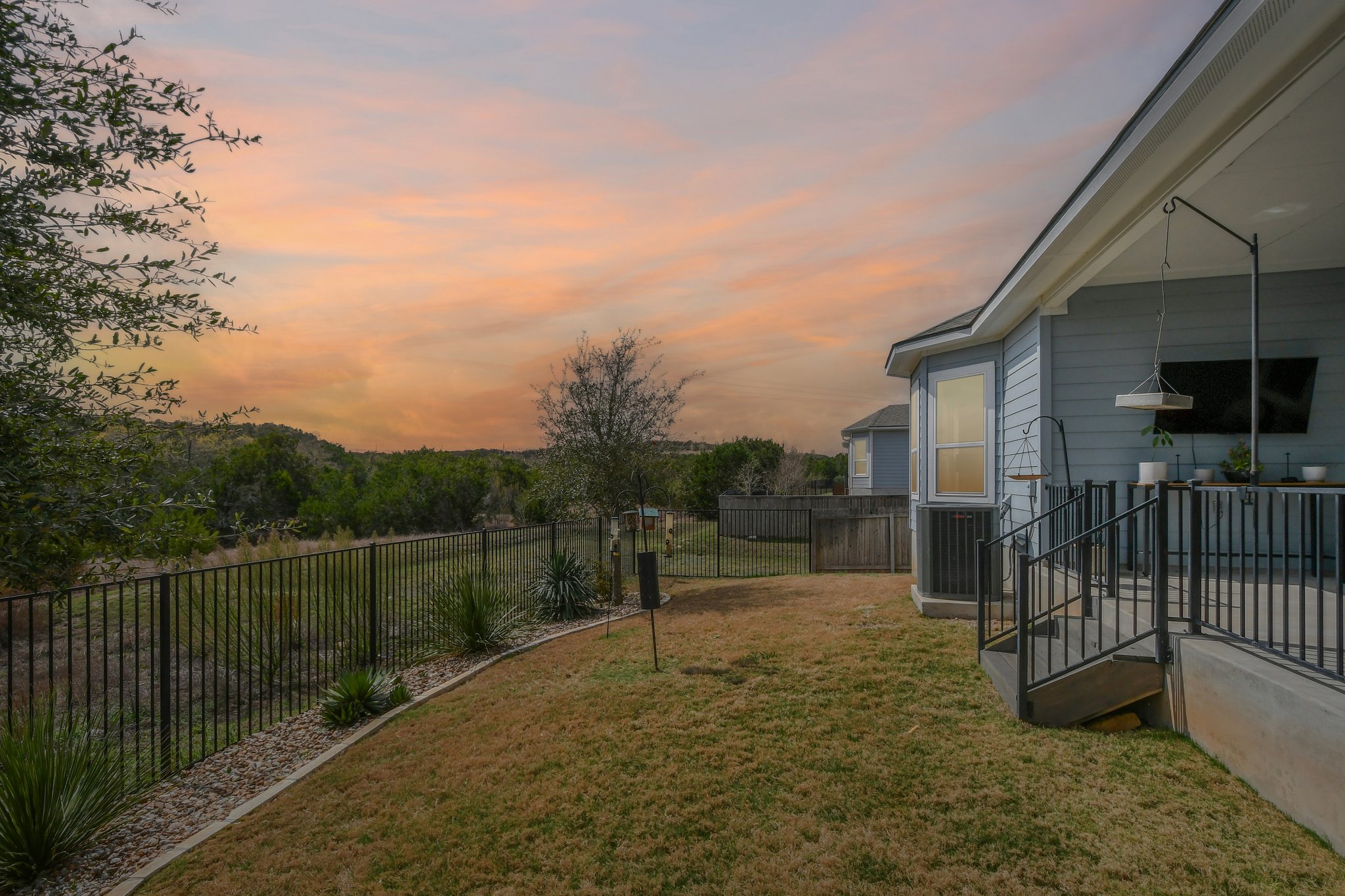 main property photo 25