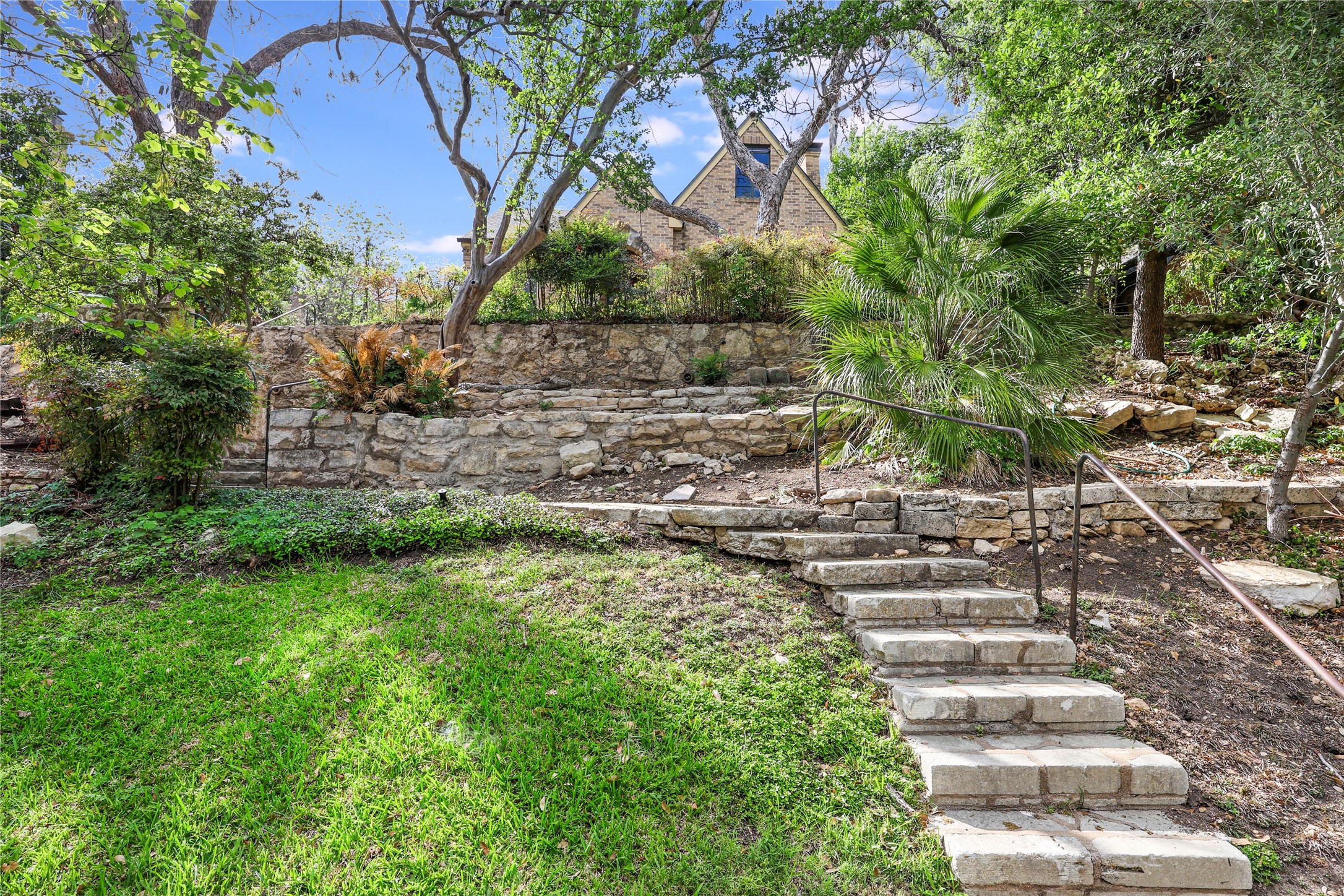 main property photo 30