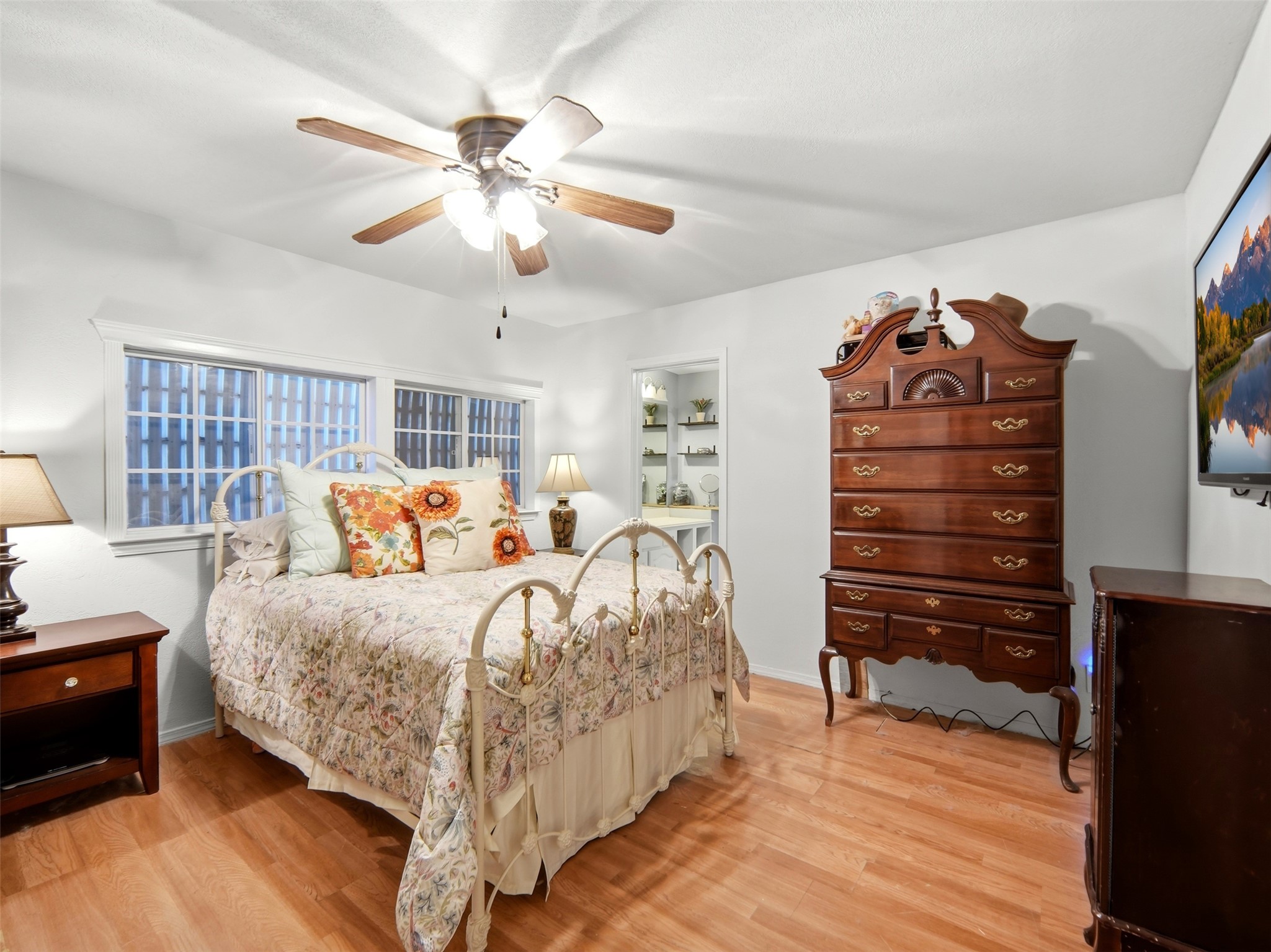 main property photo 25