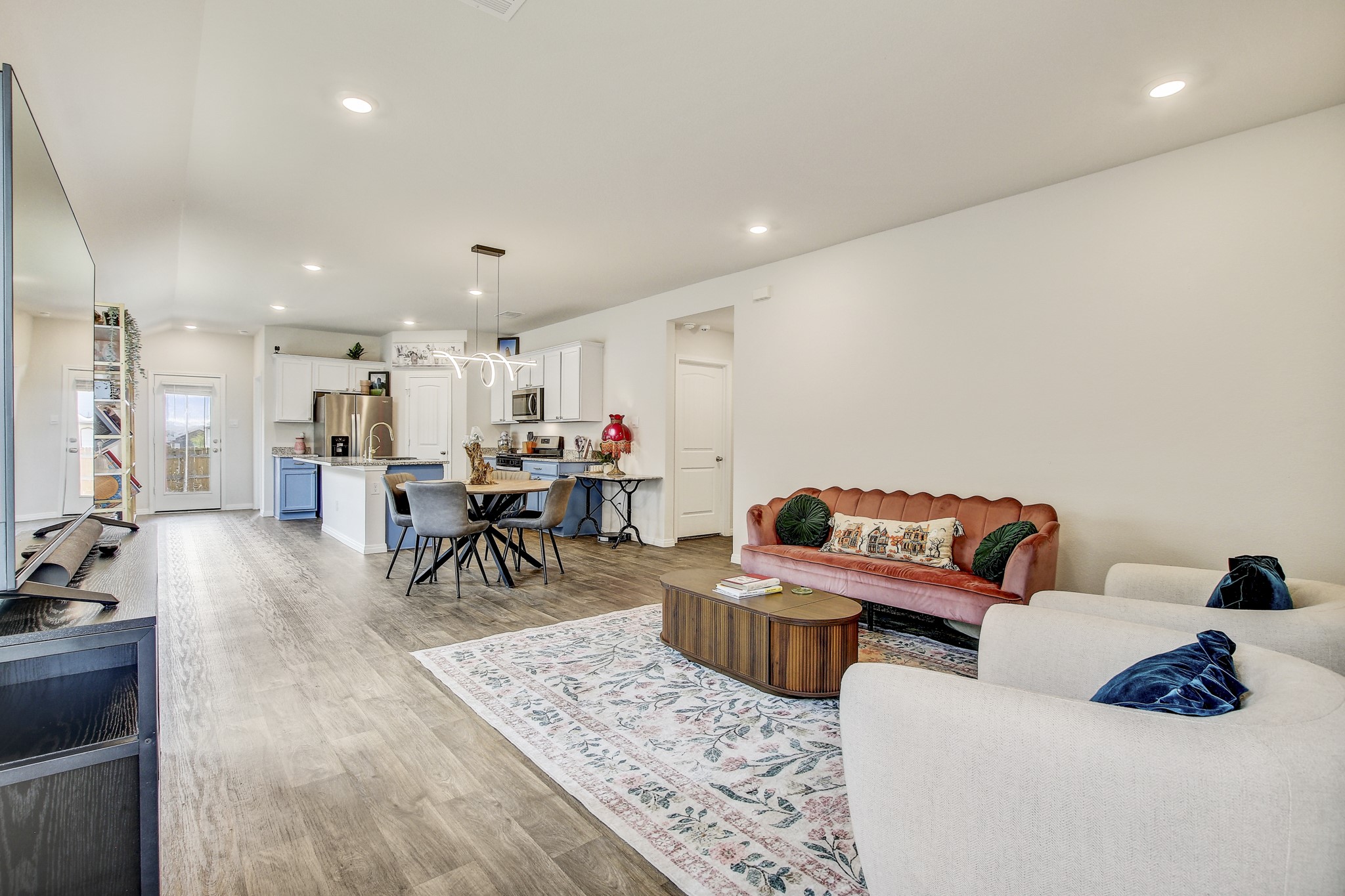 main property photo 4
