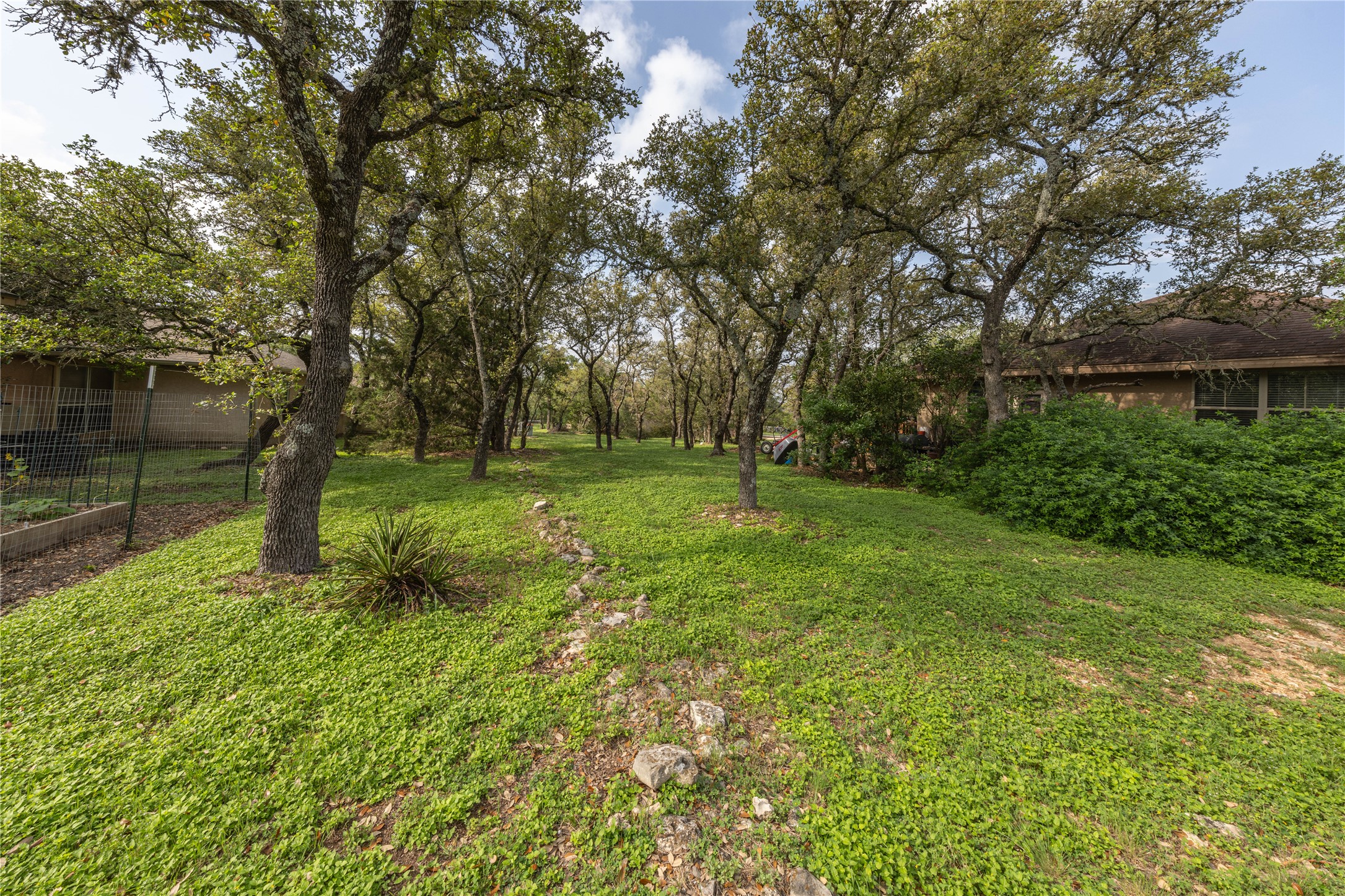 main property photo 28