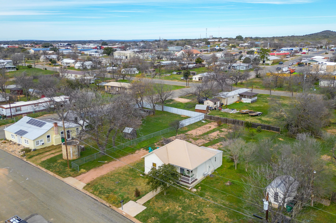 main property photo 23