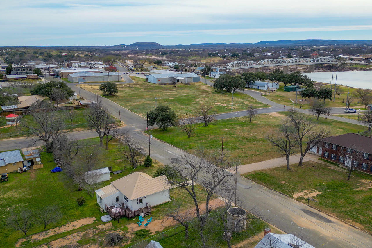 main property photo 27