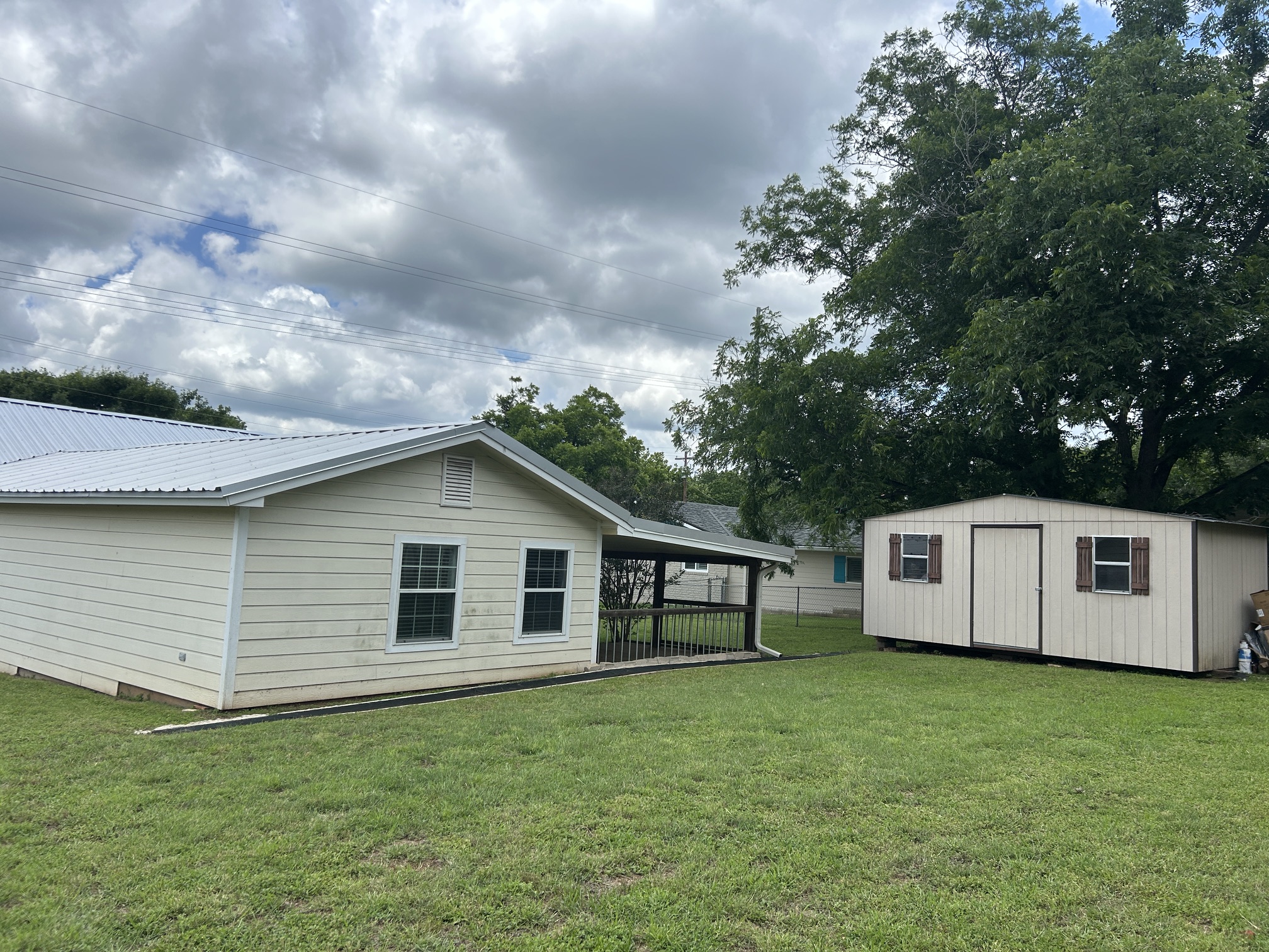 main property photo 14