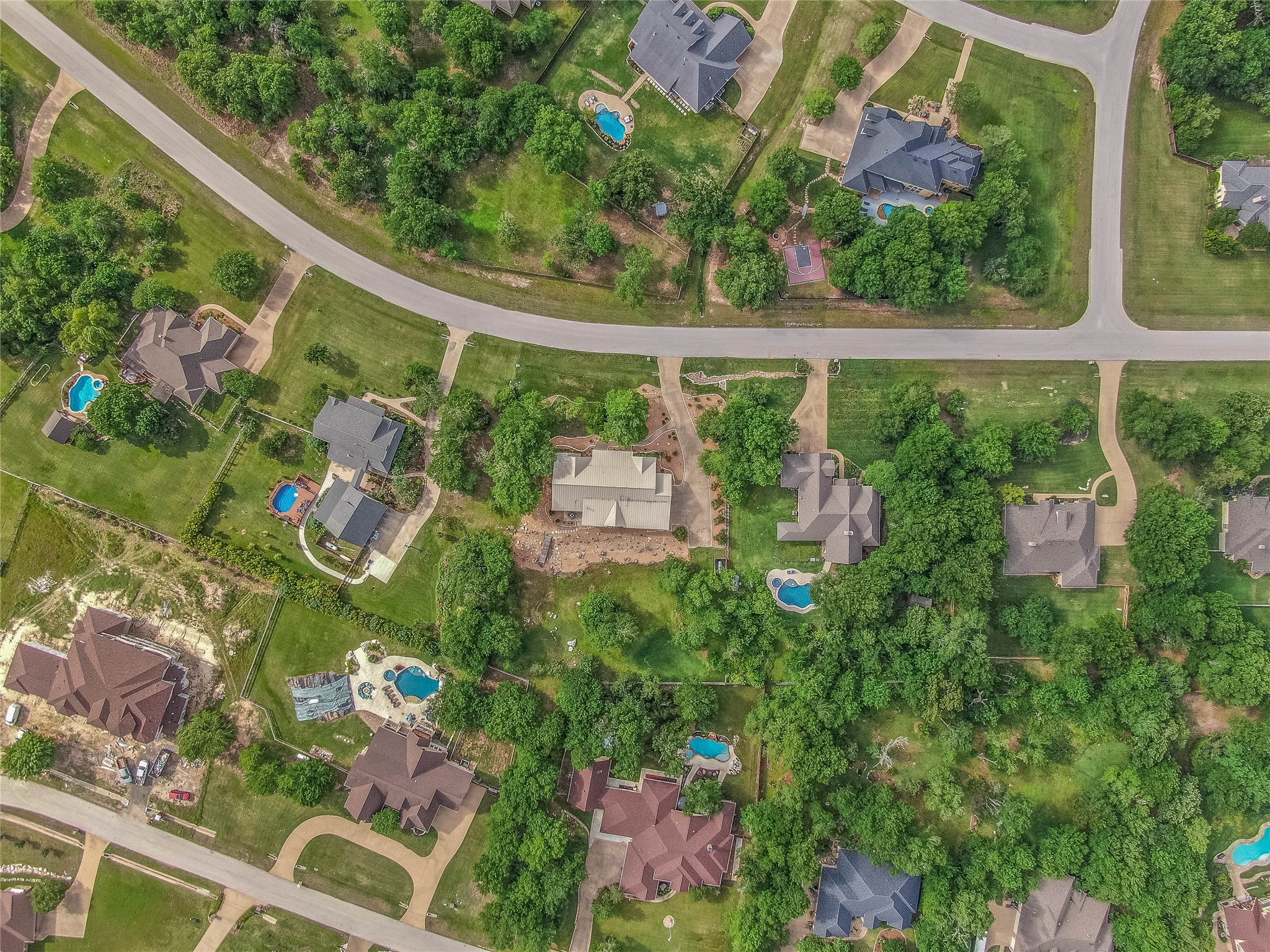 main property photo 39