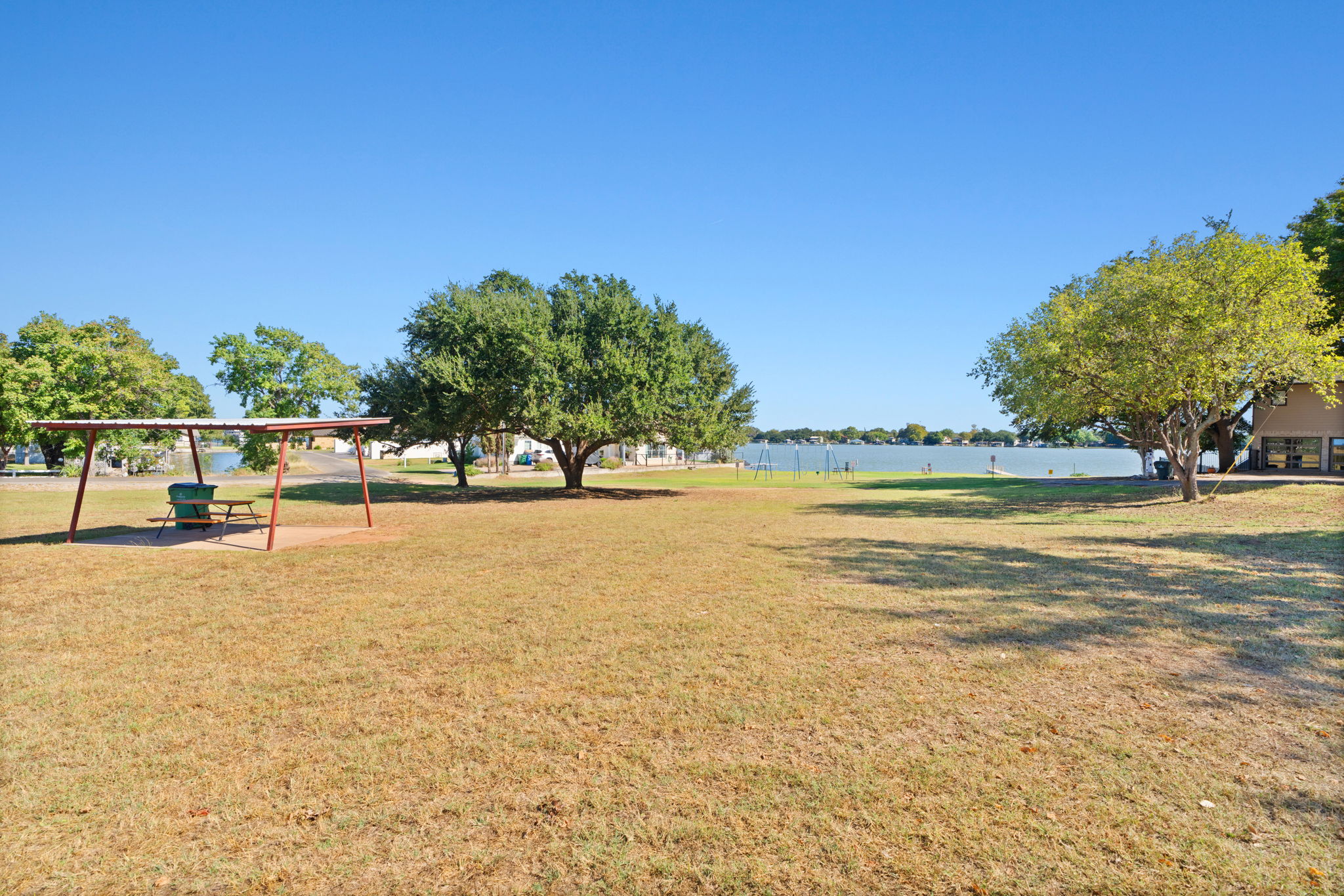 main property photo 17