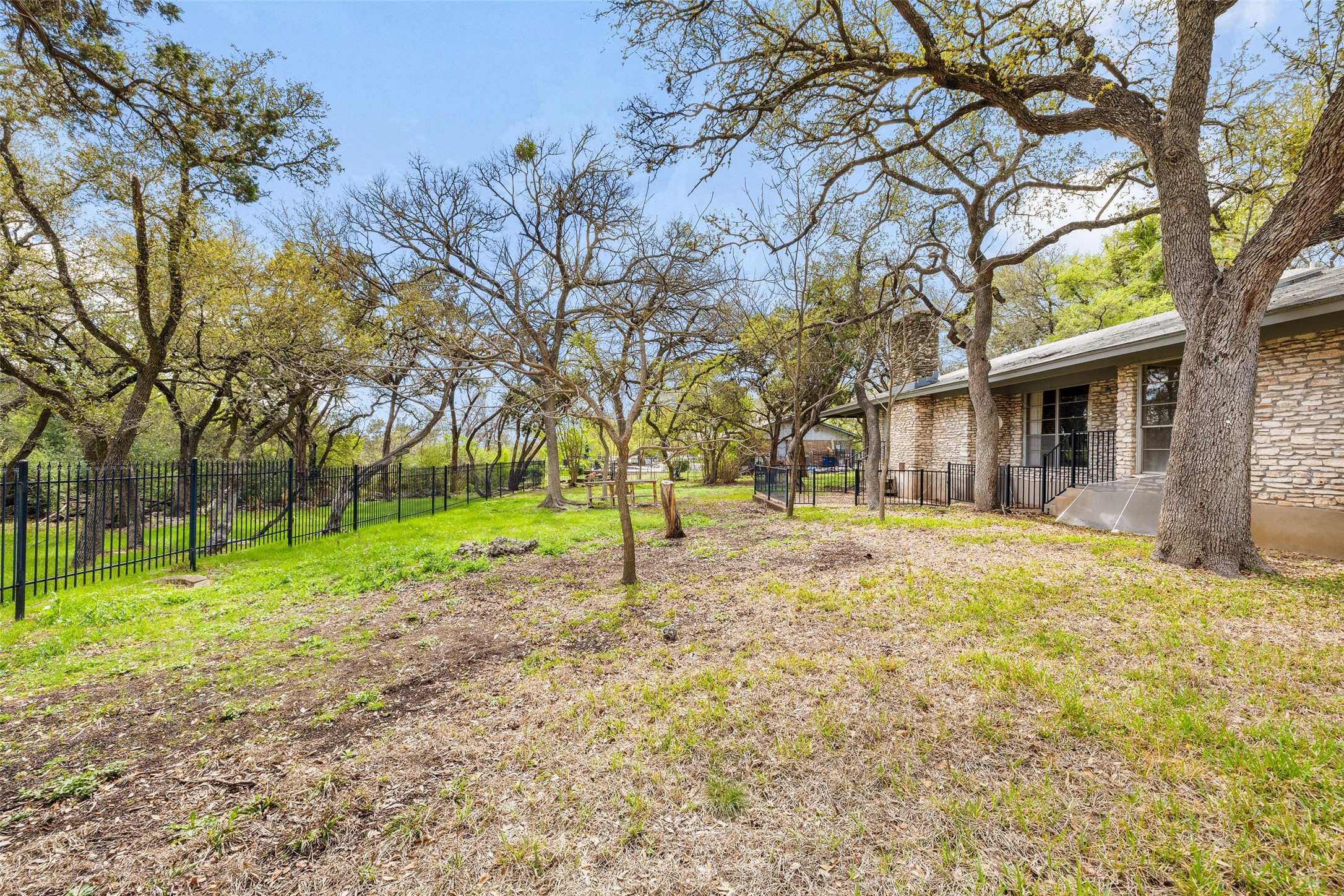 main property photo 37
