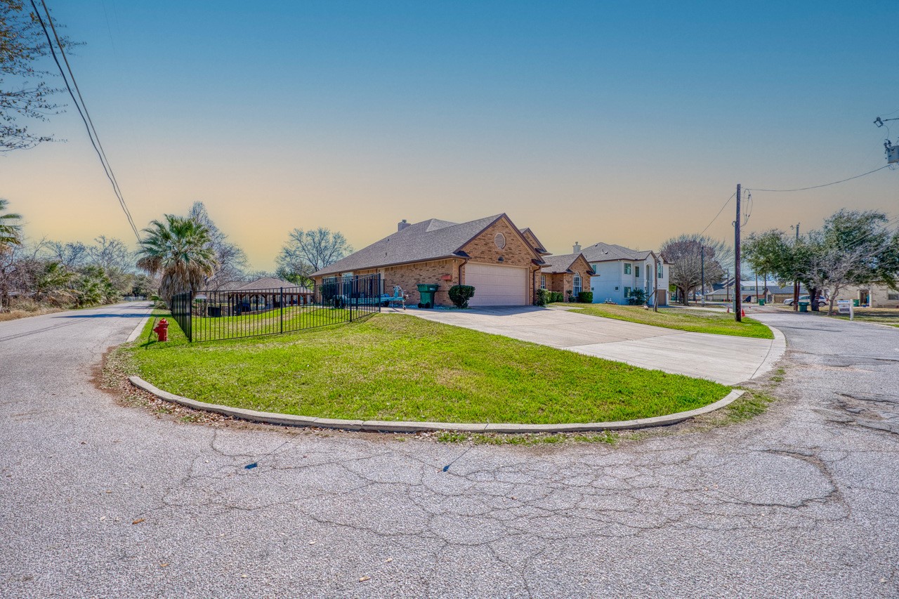 main property photo 35