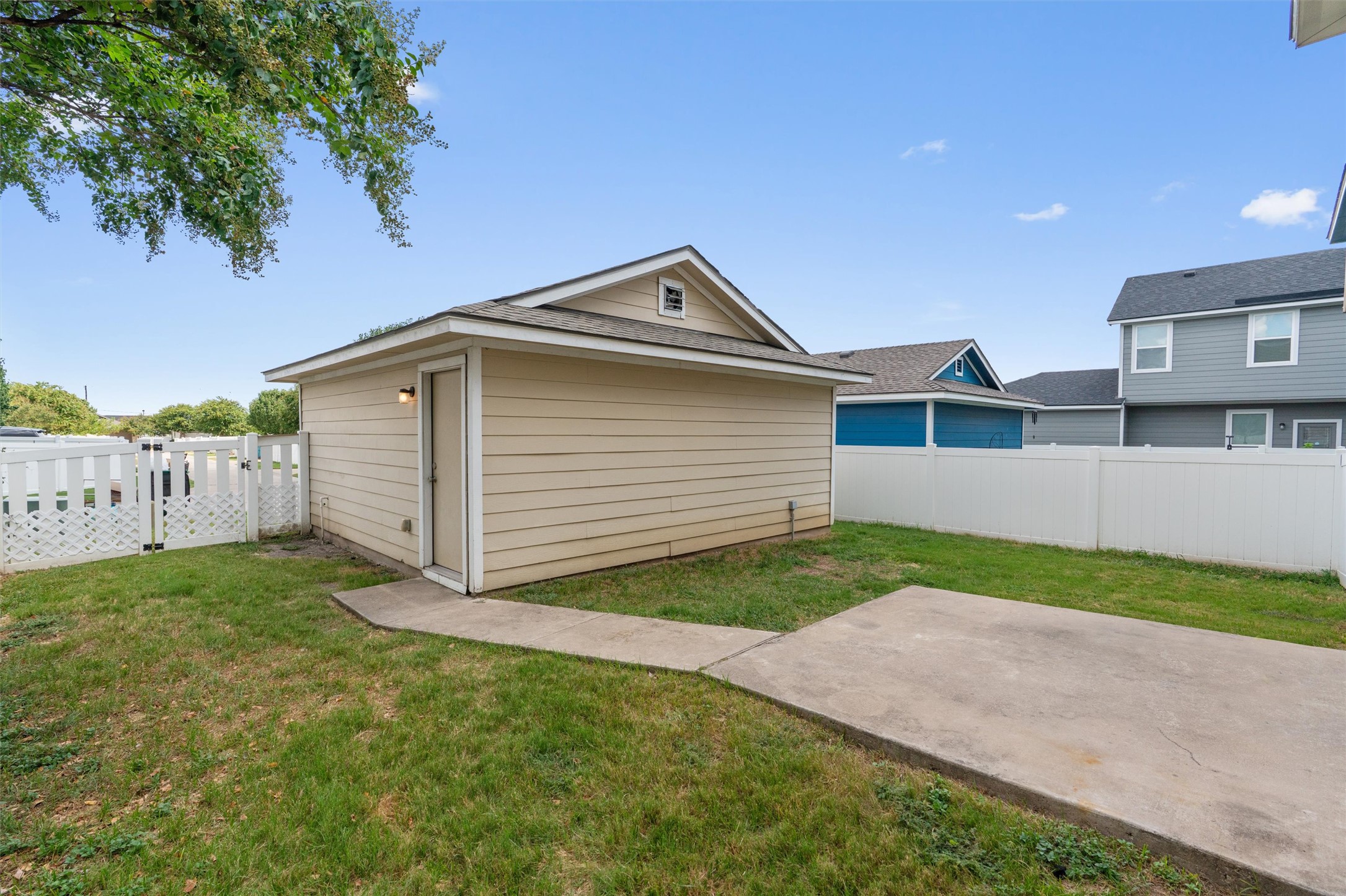 main property photo 24