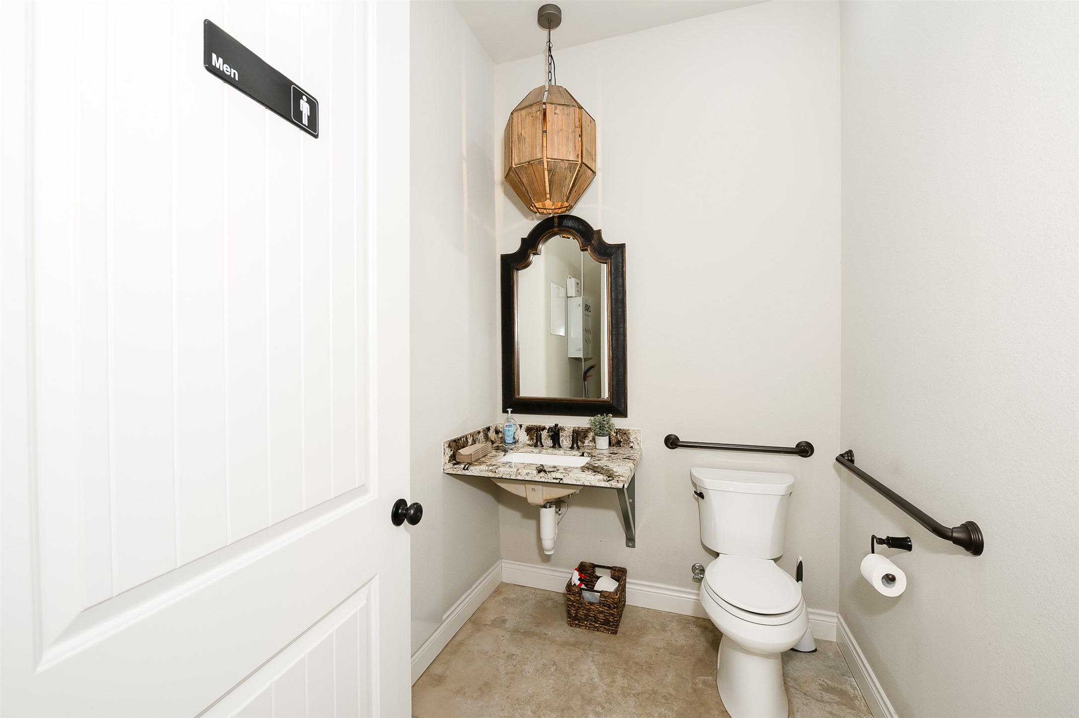 main property photo 11