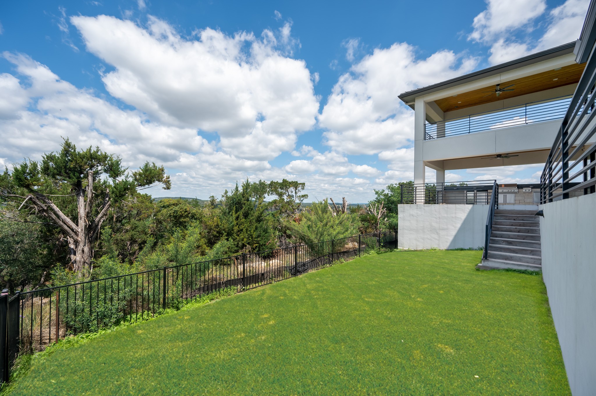 main property photo 32