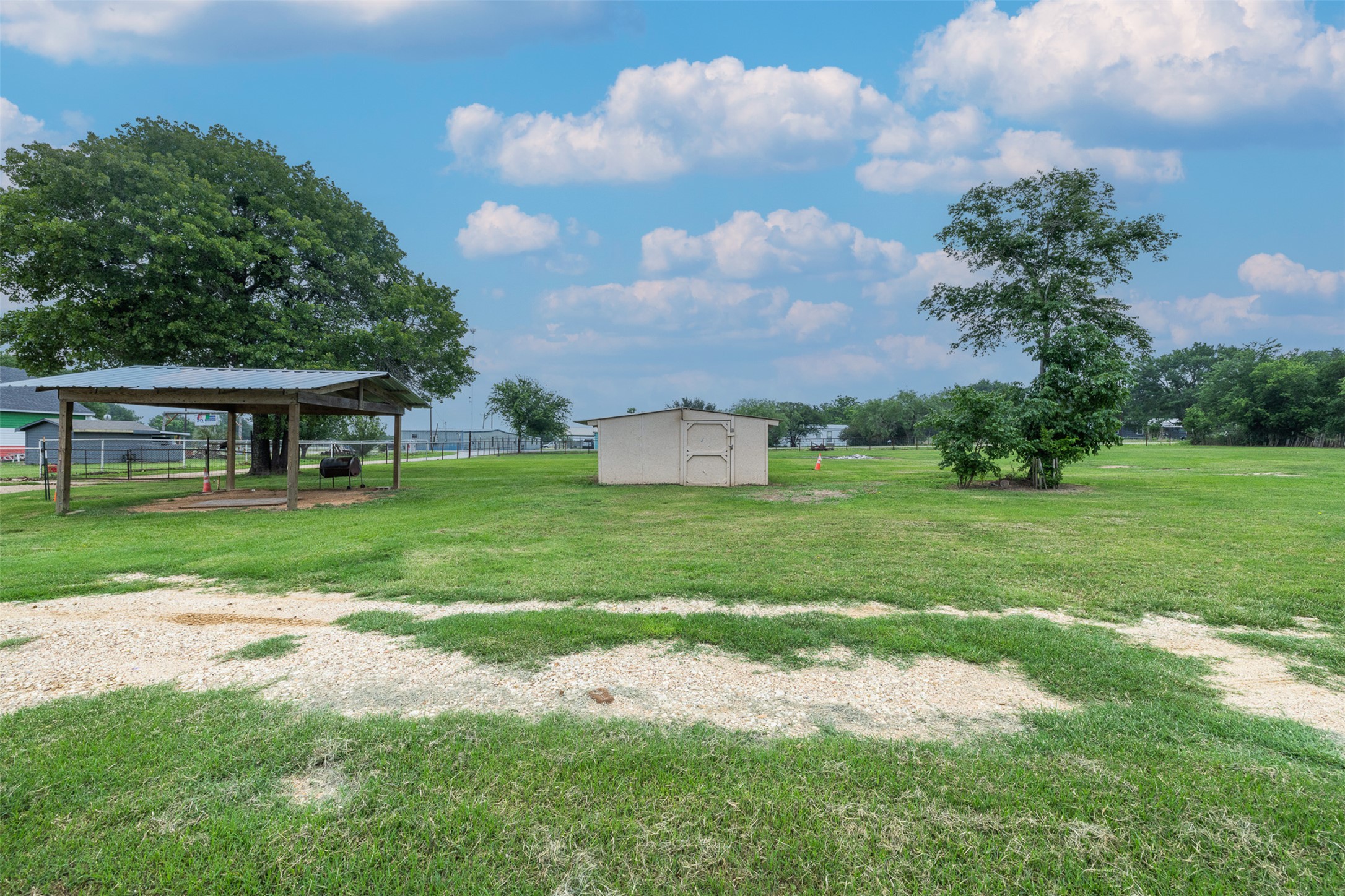 main property photo 17