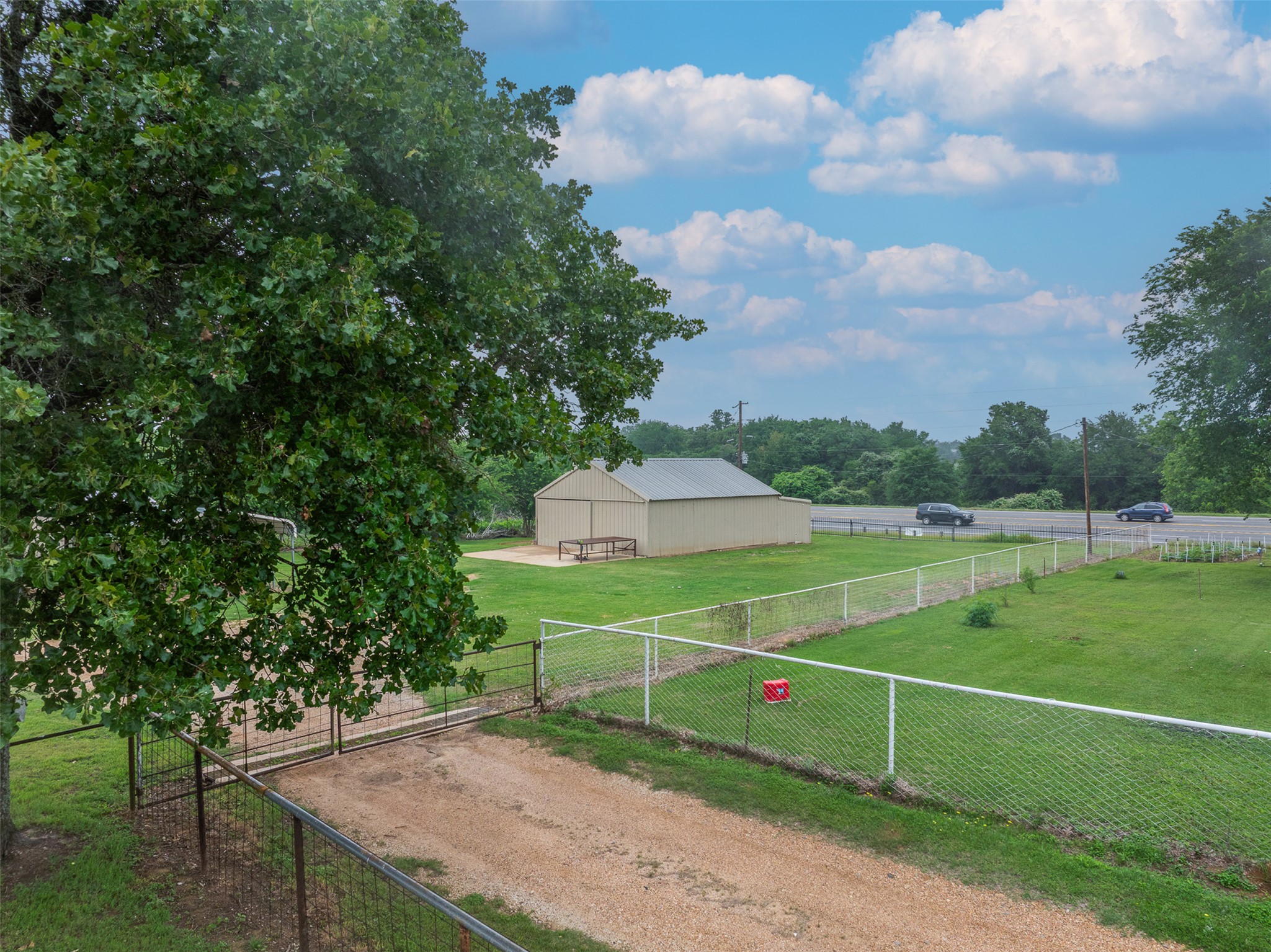 main property photo 7