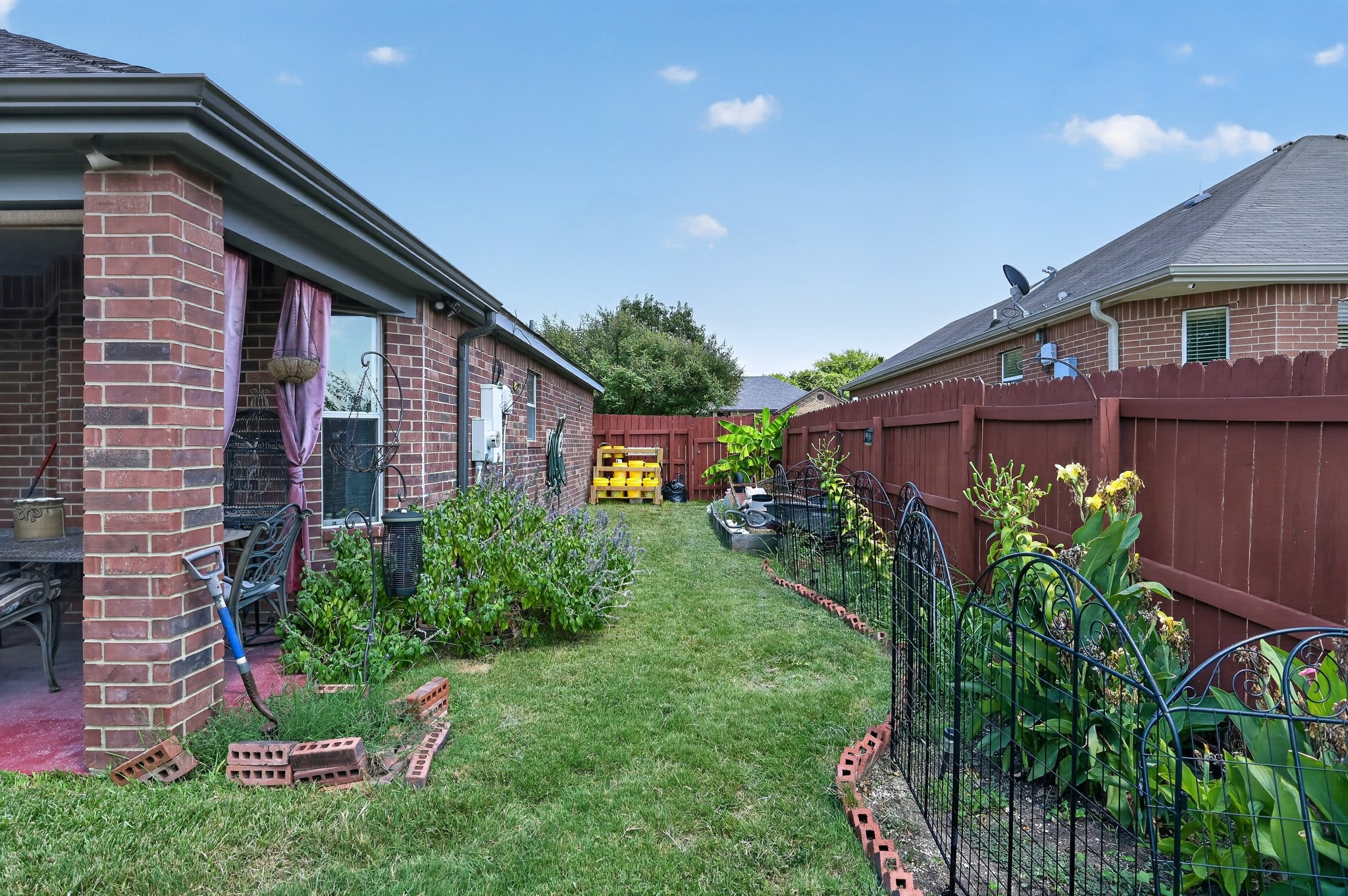 main property photo 30