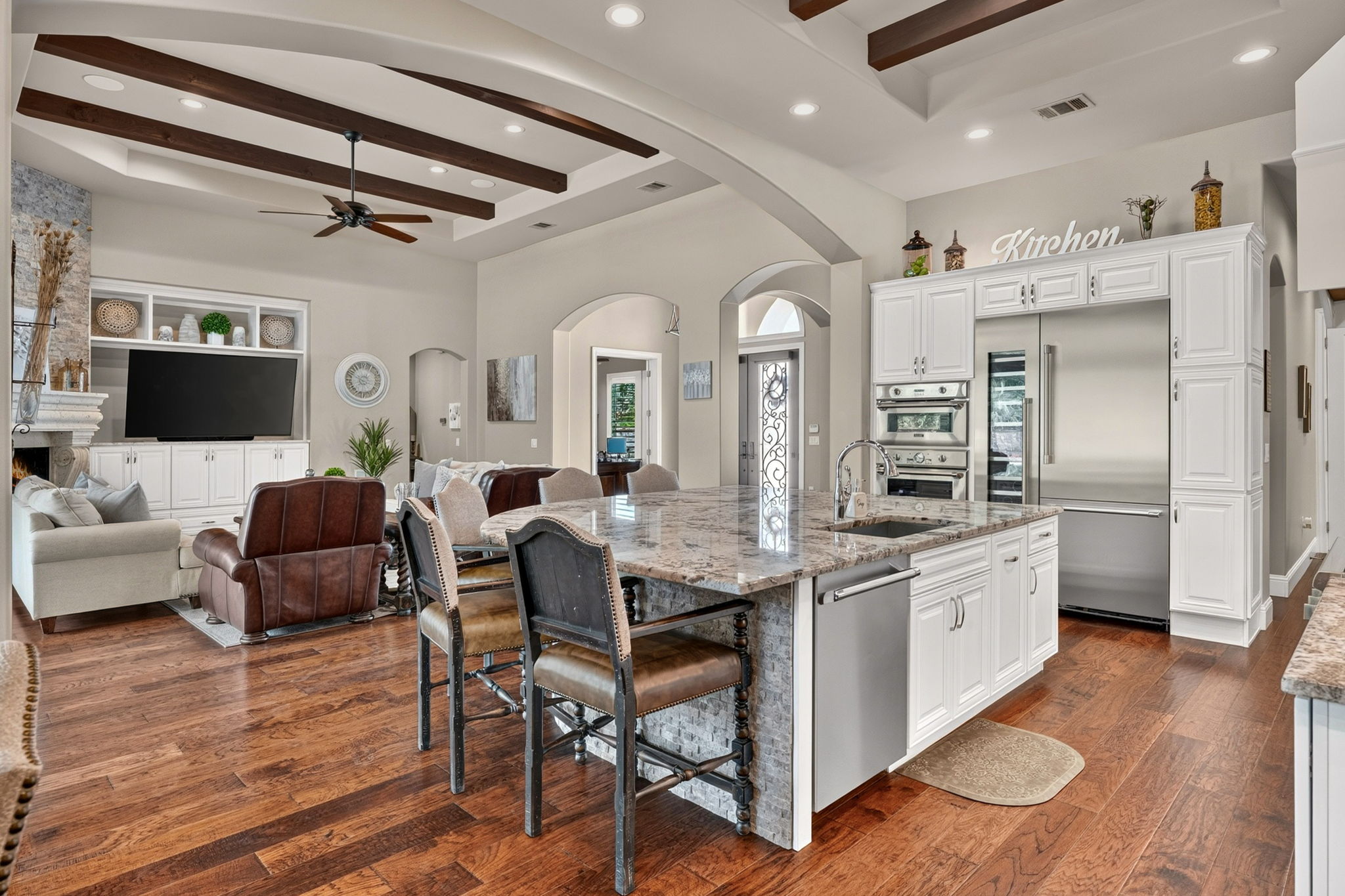 main property photo 4