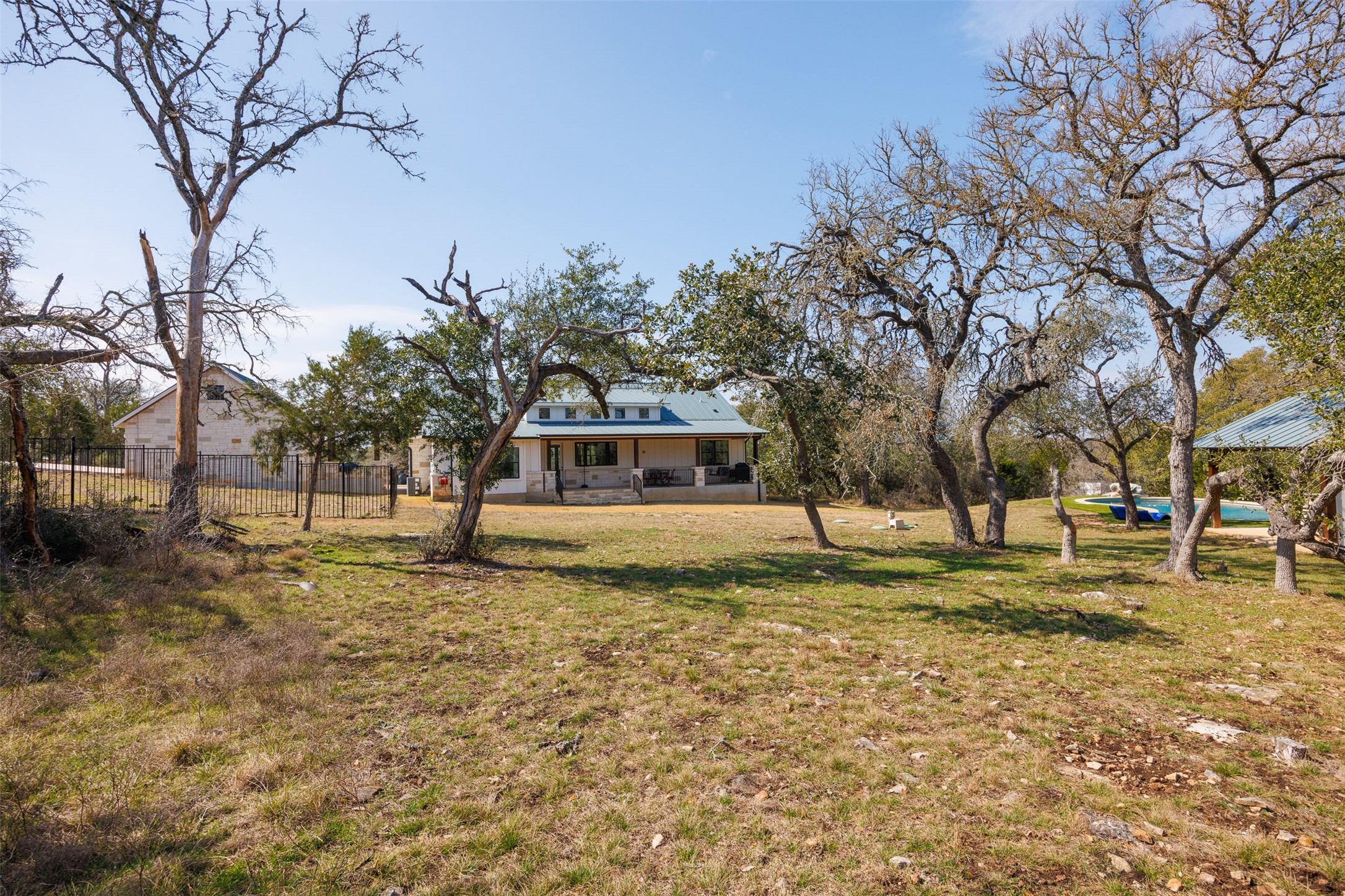 main property photo 27