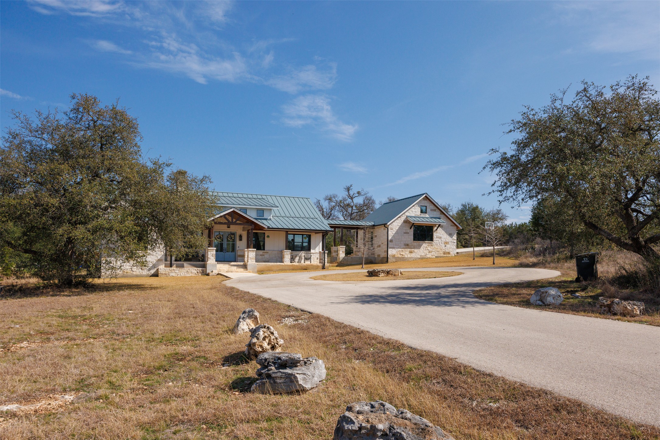 main property photo 29