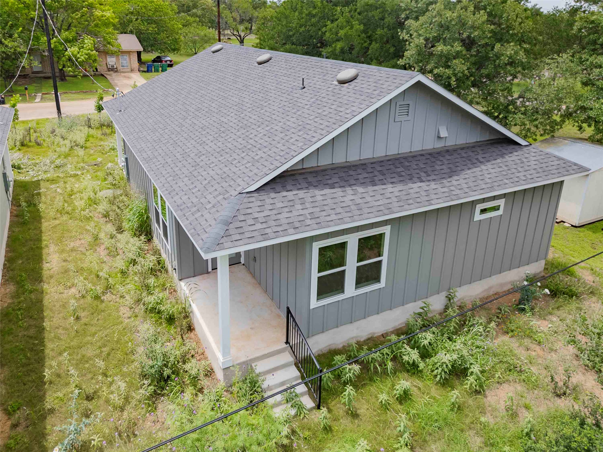 main property photo 17