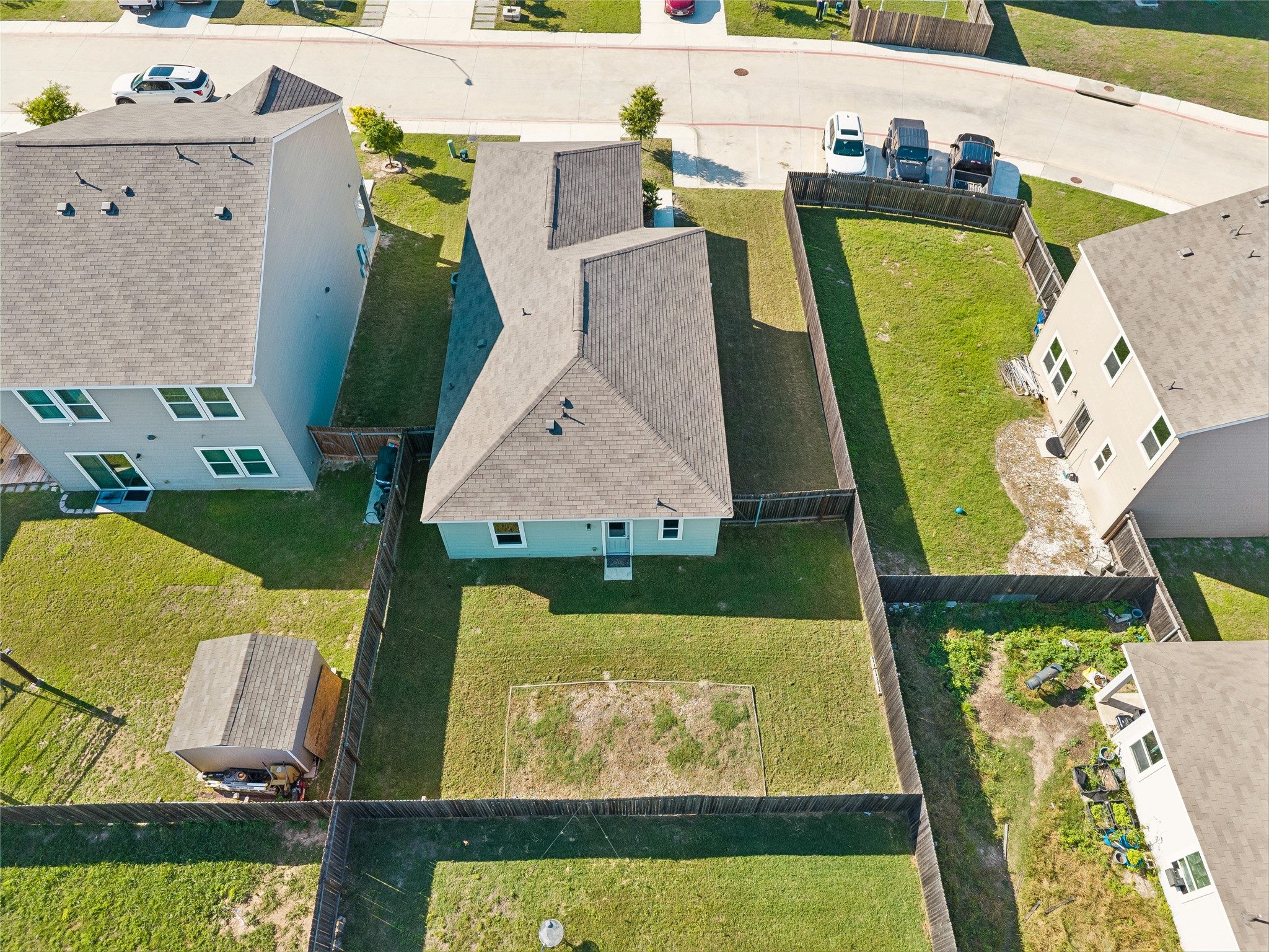 main property photo 32