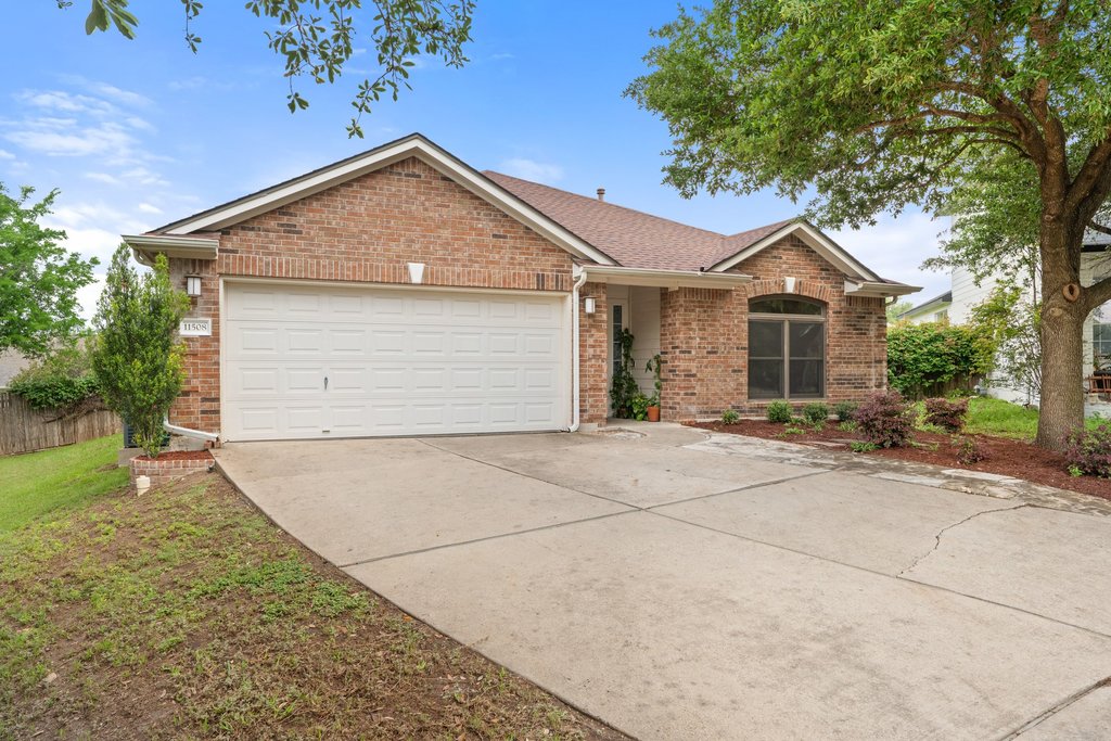 main property photo 11