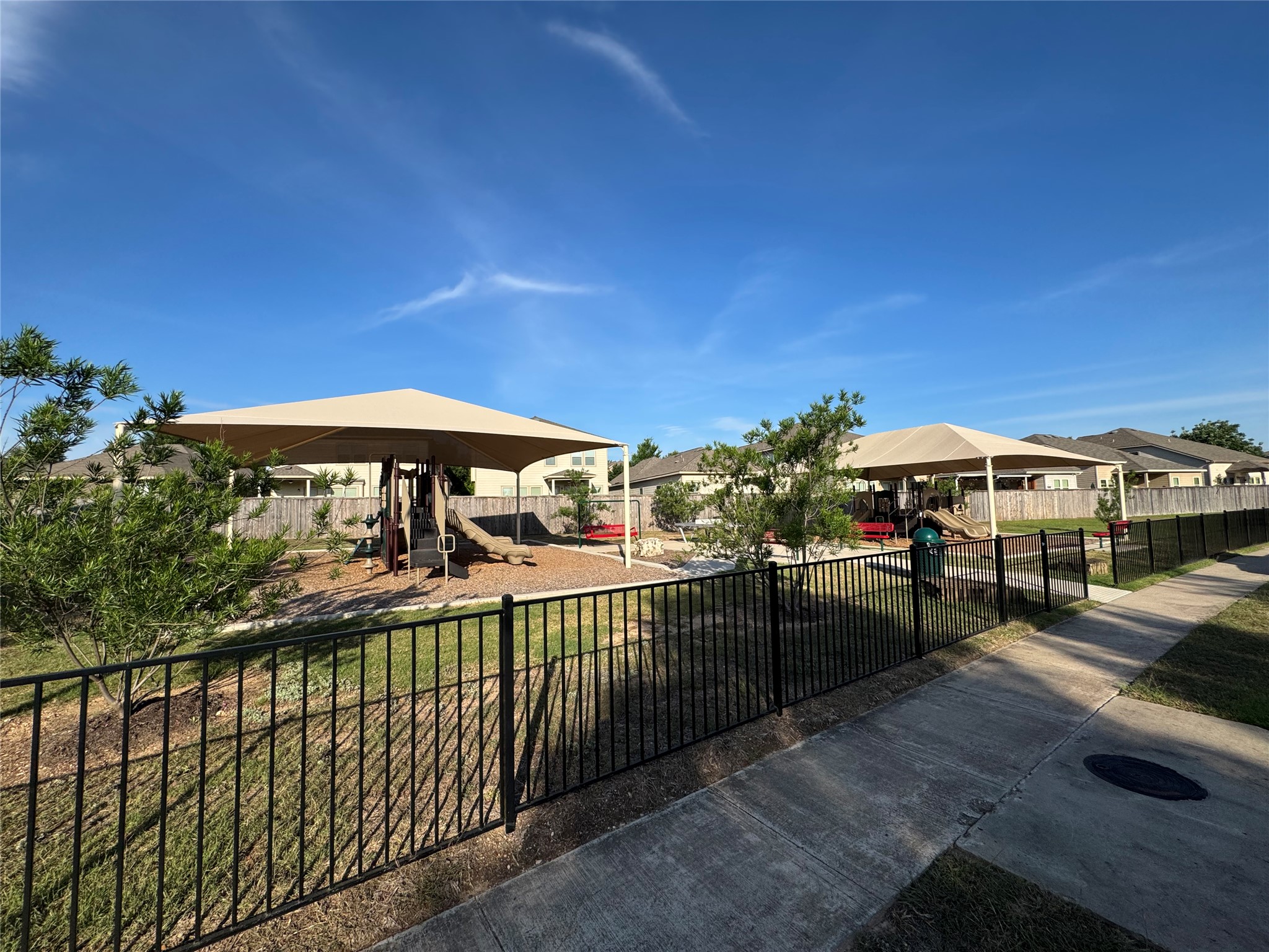 main property photo 33
