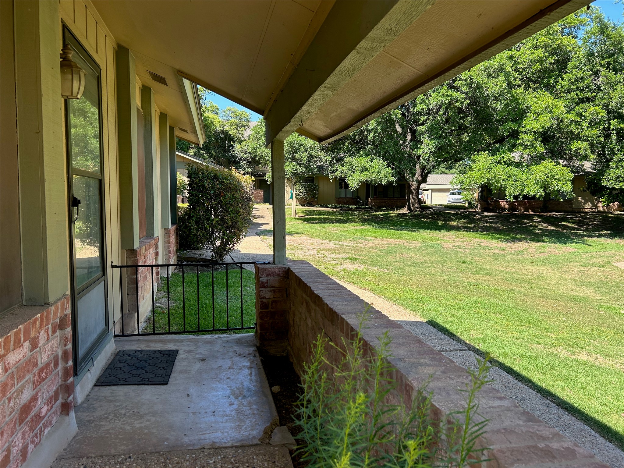 main property photo 29